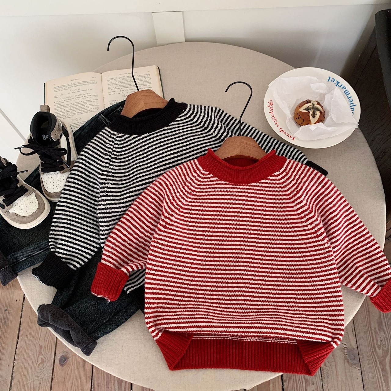 男女寶都可以細條紋針織上衣(2色)