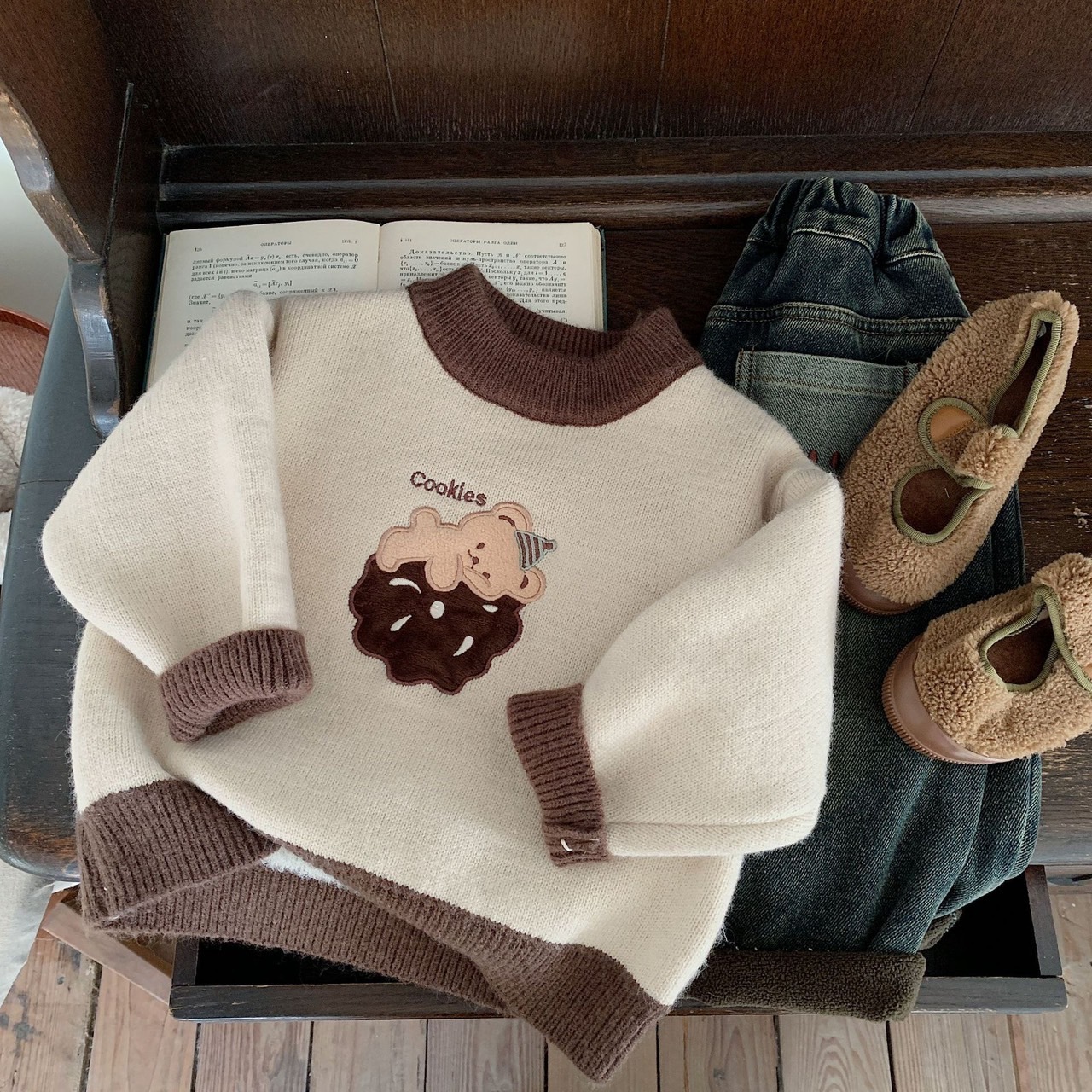 保暖撞色熊針織上衣