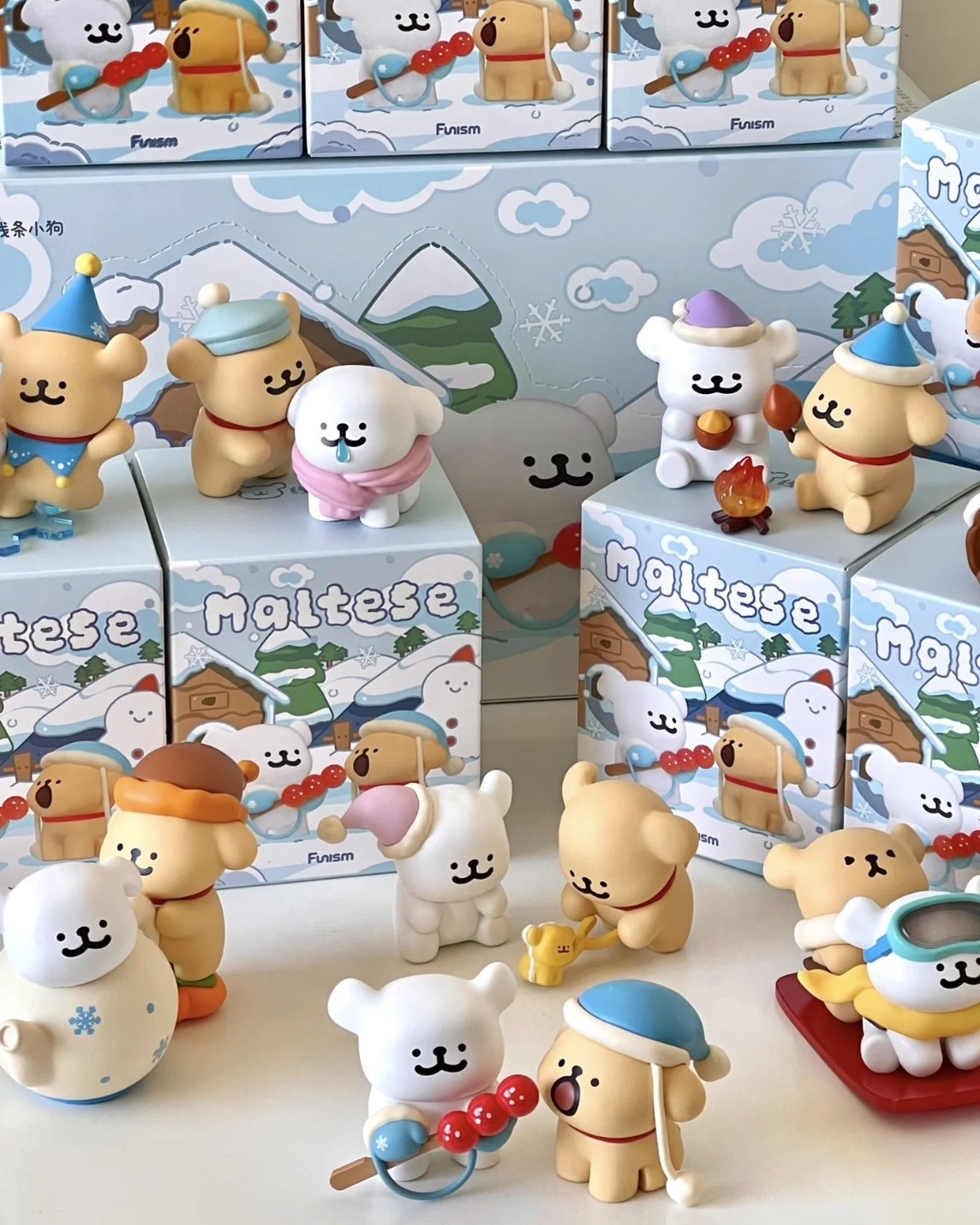 iSNEAKERS | 線條小狗 Maltese 擁抱暖暖盲盒 聖誕限定 八款+一款隱藏版