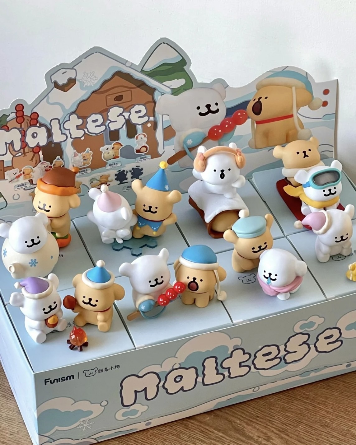 iSNEAKERS | 線條小狗 Maltese 擁抱暖暖盲盒 聖誕限定 八款+一款隱藏版