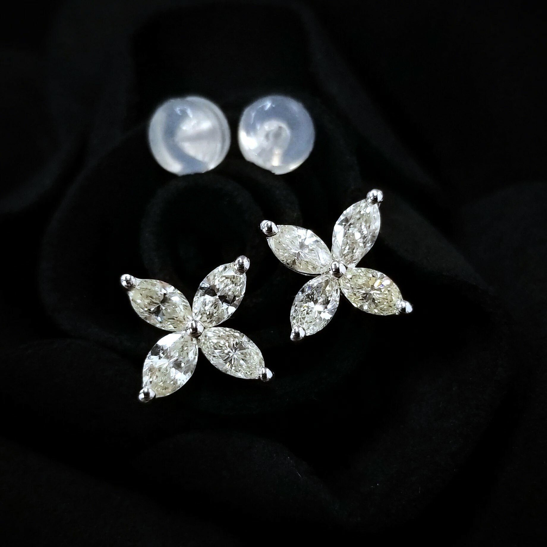 18K White Gold 1.12ct Diamond Earring