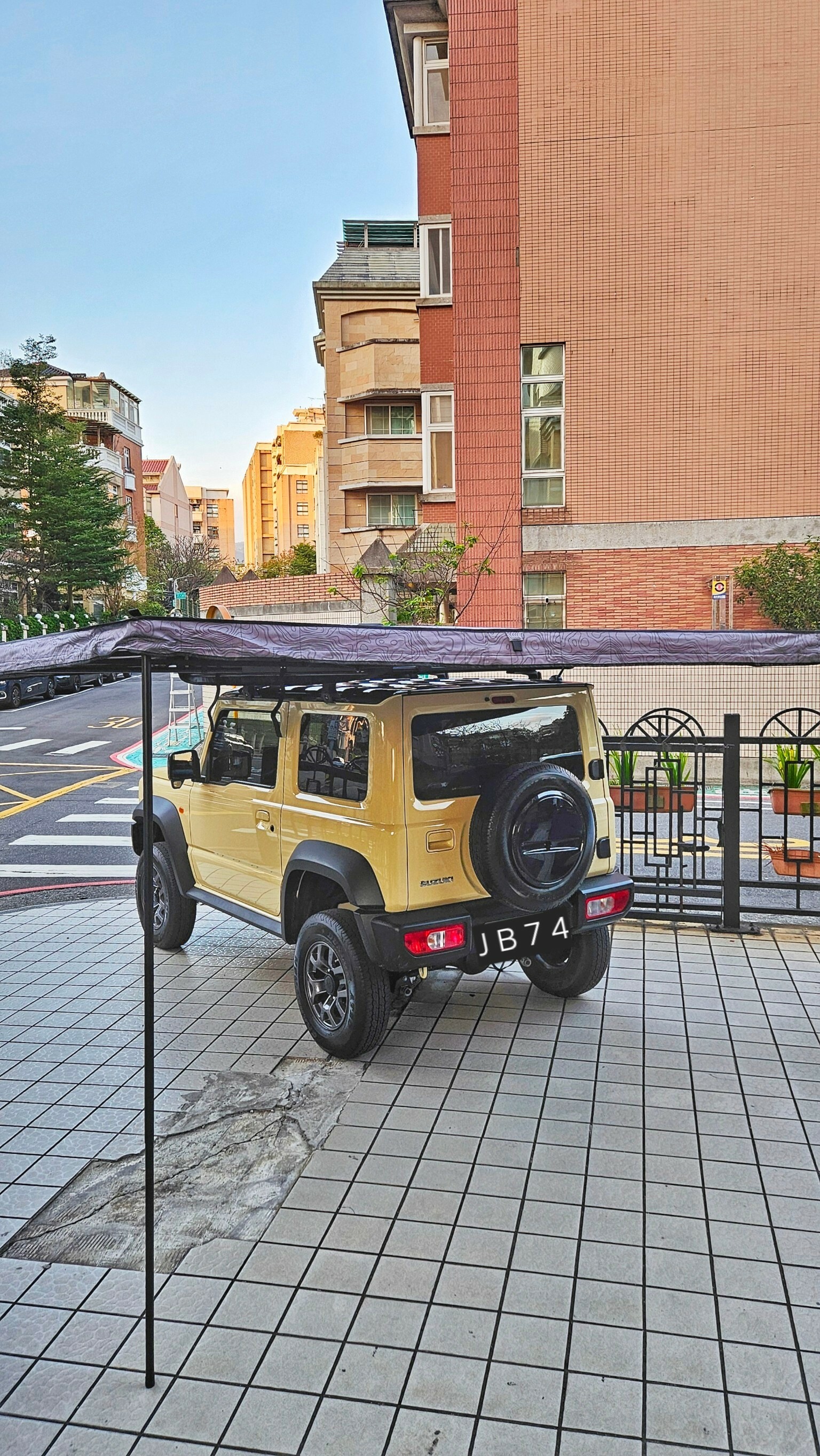 車邊帳Yakima MajorShady 270 扇形帳(蝙蝠帳)Suzuki - jimny jb74