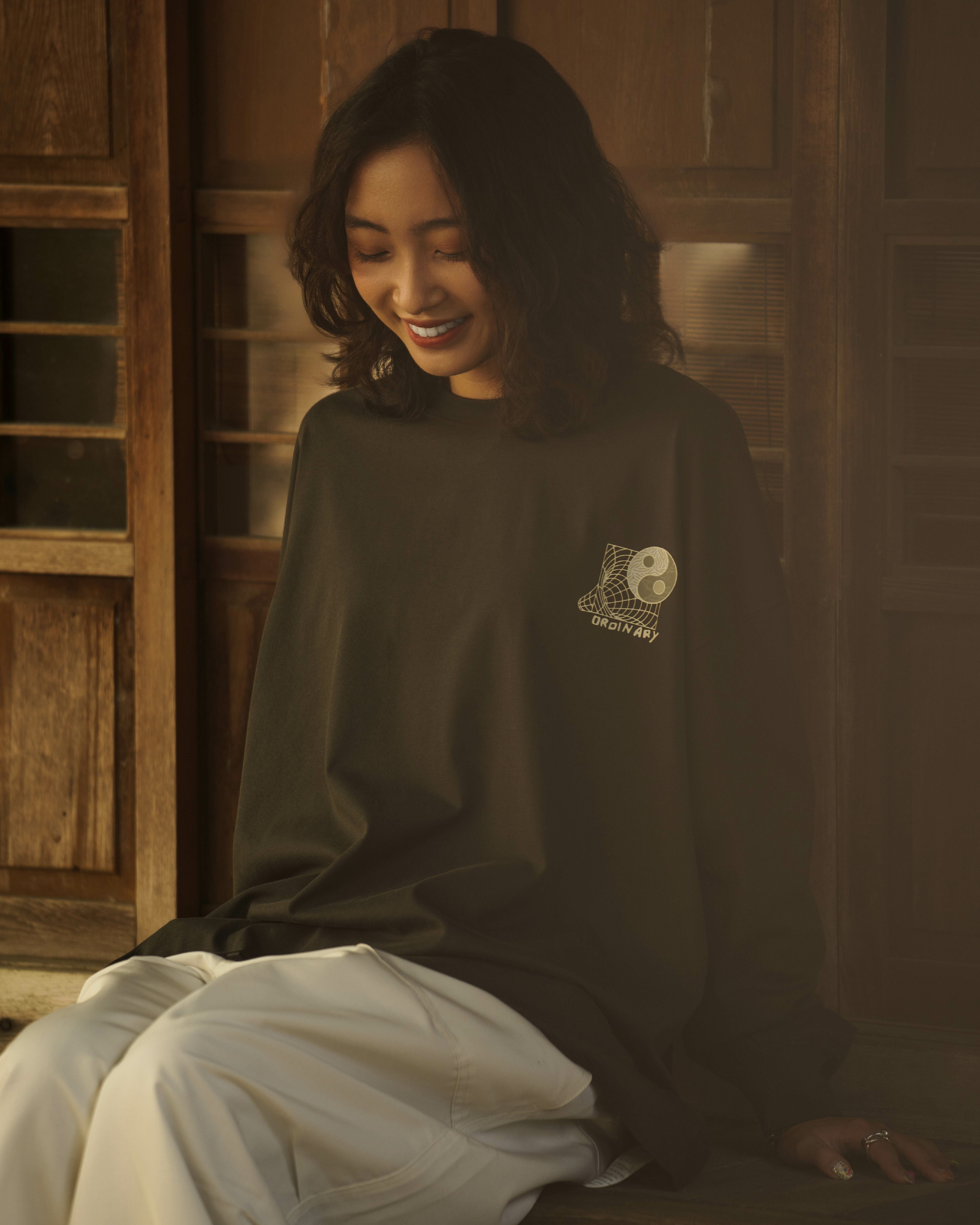 Ordinary 太極宇宙主題長Tee