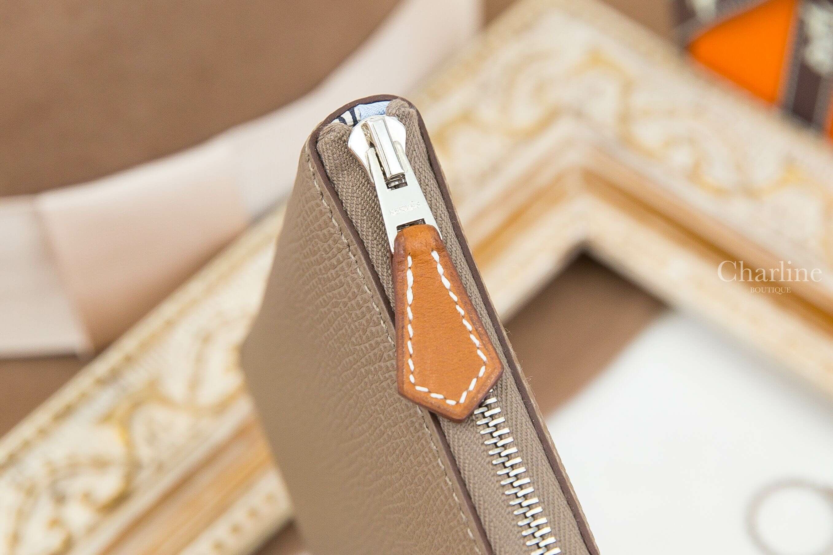 Hermès Silk' In Compact Wallet 18 Etoupe Epsom 大象灰同色縫線絲巾拉鍊短夾
