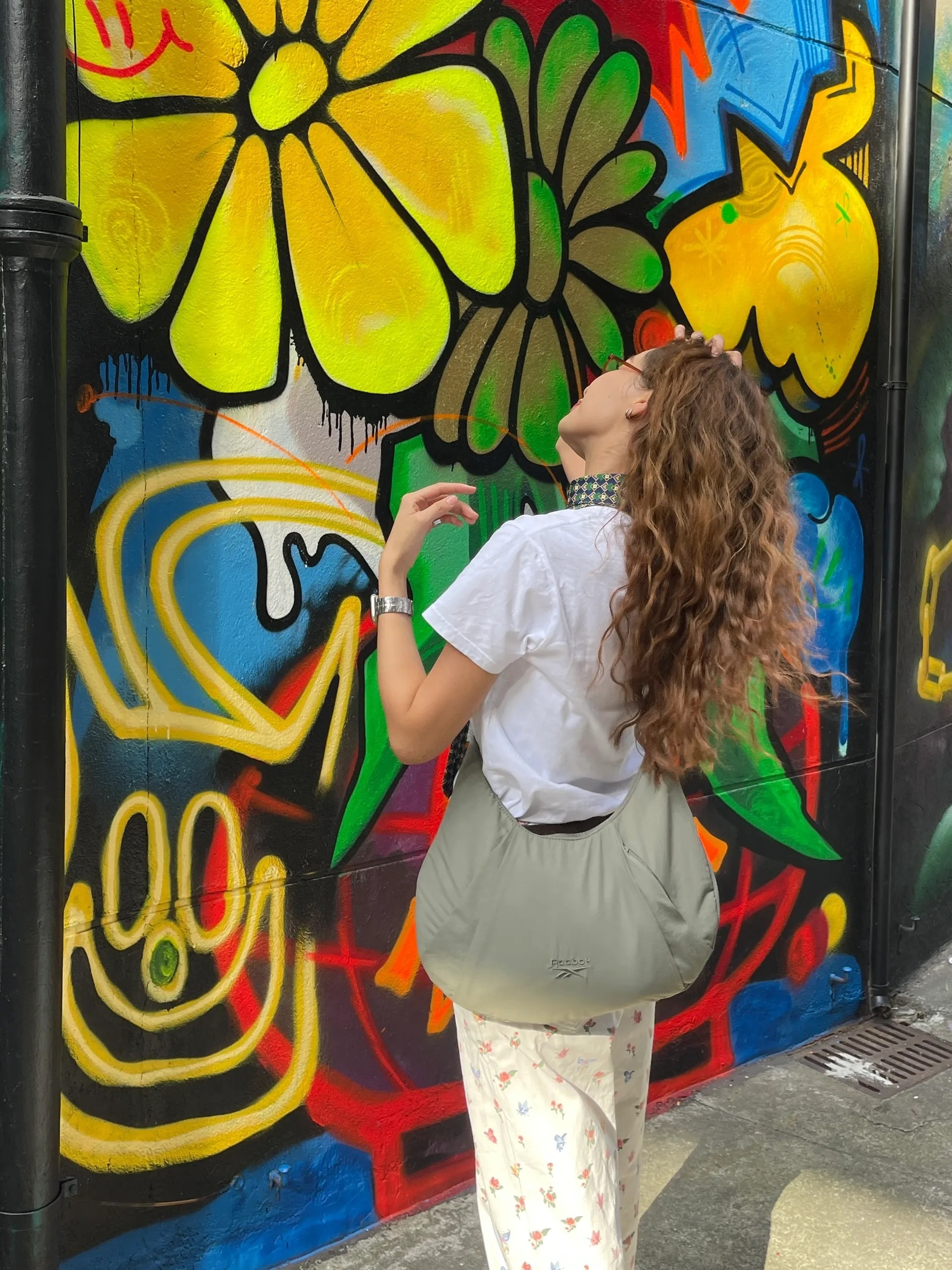 REEBOK 斜背包 單肩包 側背包 餃子包 防潑水 大容量 可調節 / 預購