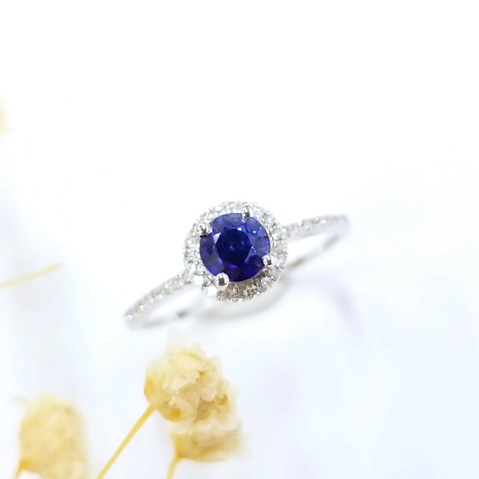 18K White Gold 0.67ct Sapphire and Diamond Ring