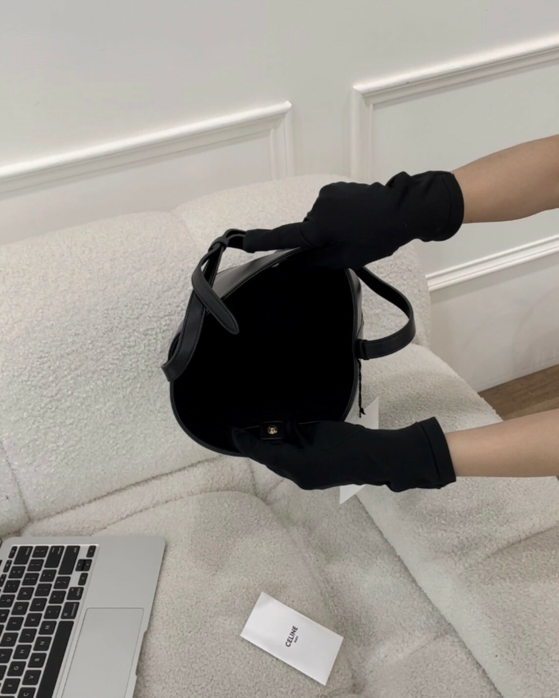 CELINE｜凱旋門皮革小號水桶包 黑色