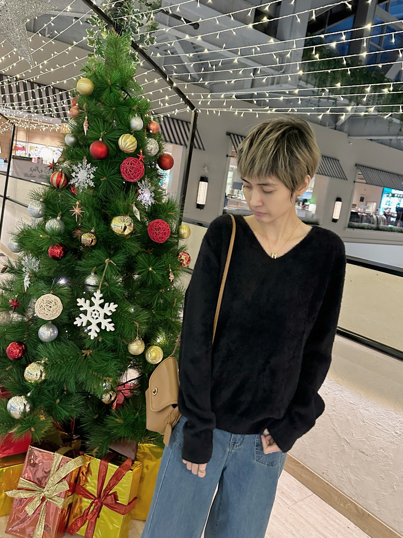 闆娘超推! 人氣冠軍V領水貂上衣 ⚡搶手必敗單品 包色款⚡ 陸續上新色