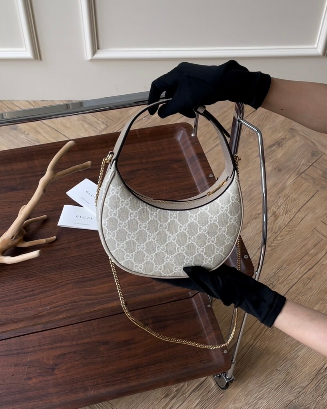 GUCCI｜GG SUPREME 迷你半月腋下包 米白老花