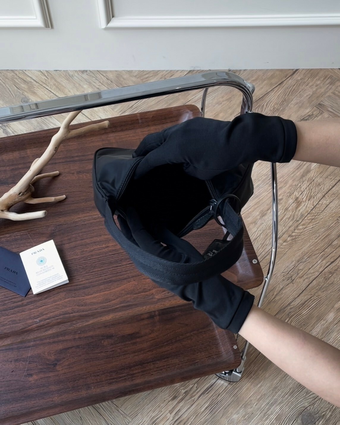 PRADA｜2000 布背帶腋下包 黑色
