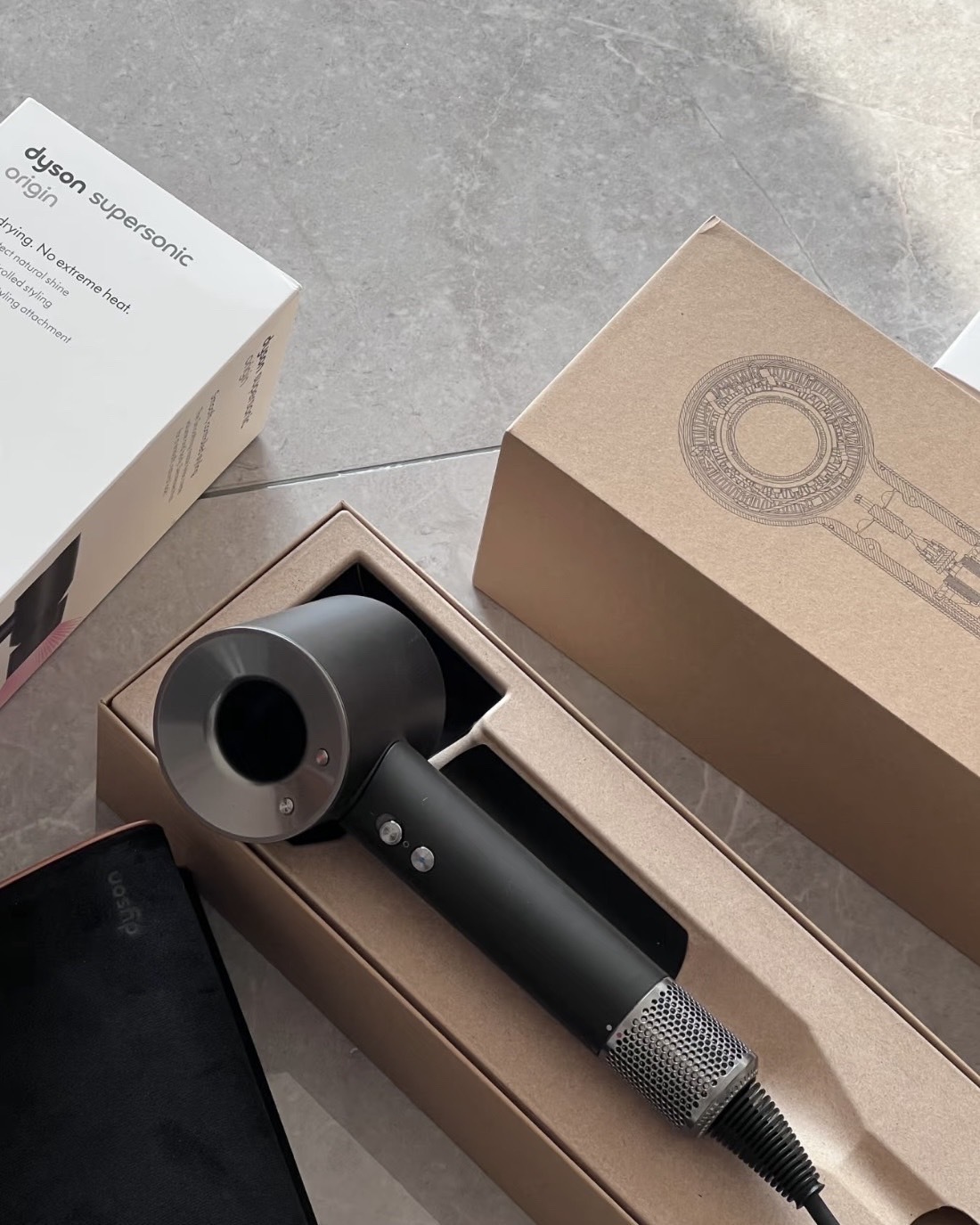 ＜日本限定發售＞Dyson Supersonic HD08 戴森 吹風機 負離子 黑銀色