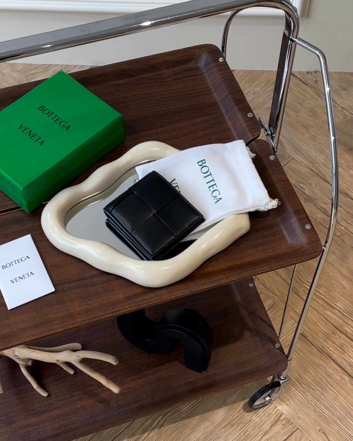 BV｜四格大編織內六卡雙折短夾 黑色