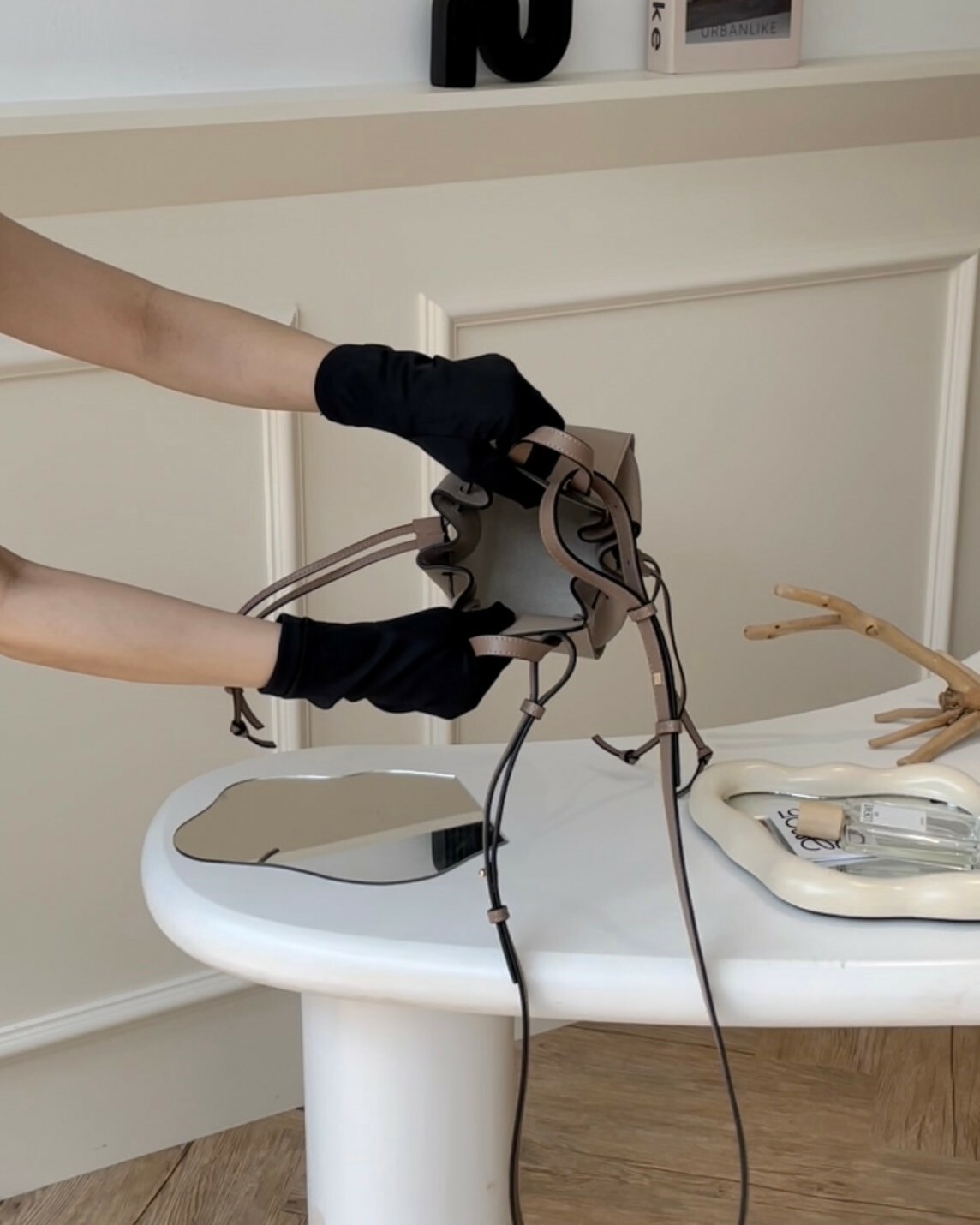 LOEWE｜HAMMOCK 迷你吊床包 沙色