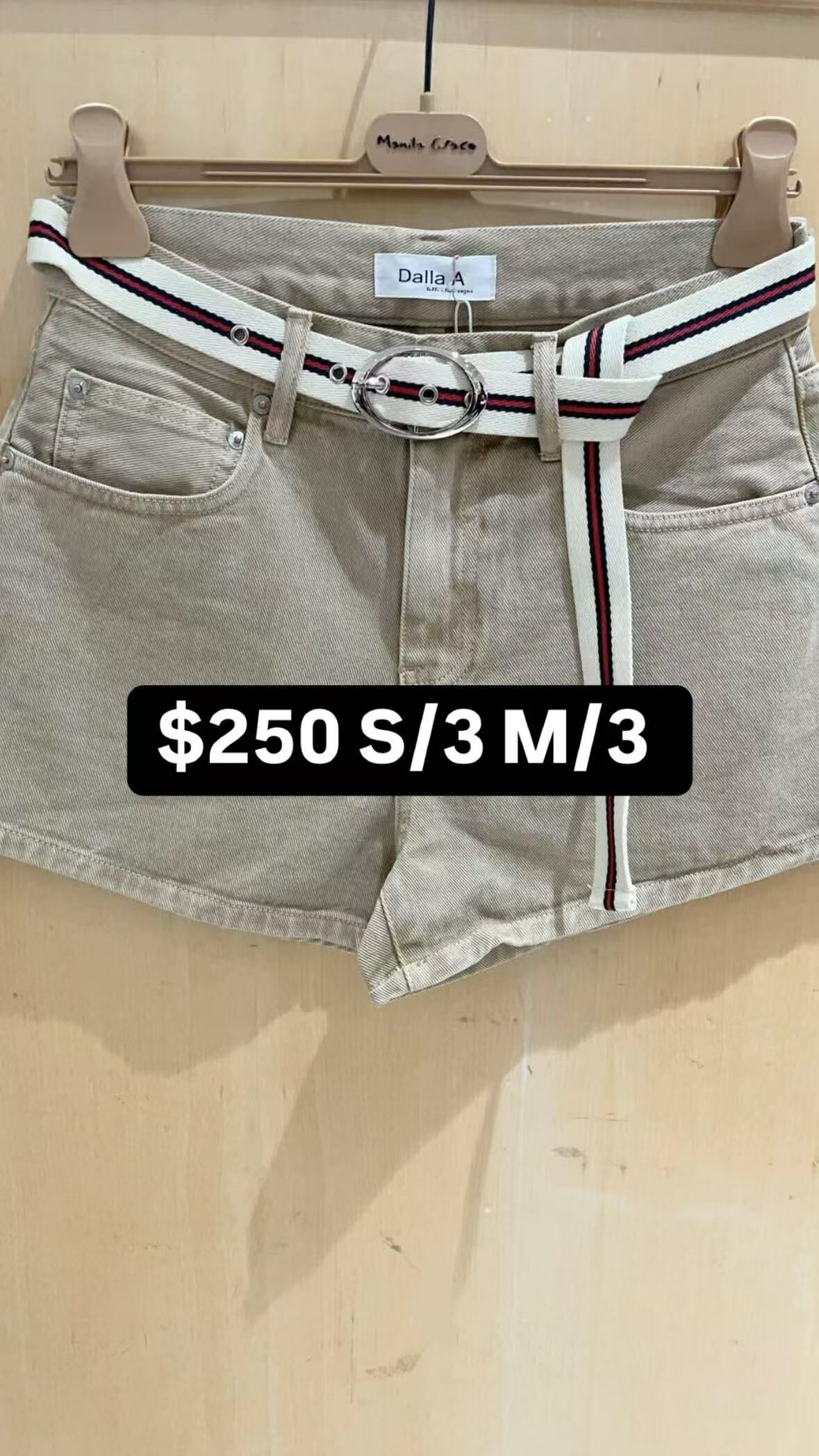 DALLA A 連皮帶卡其色短褲 -T