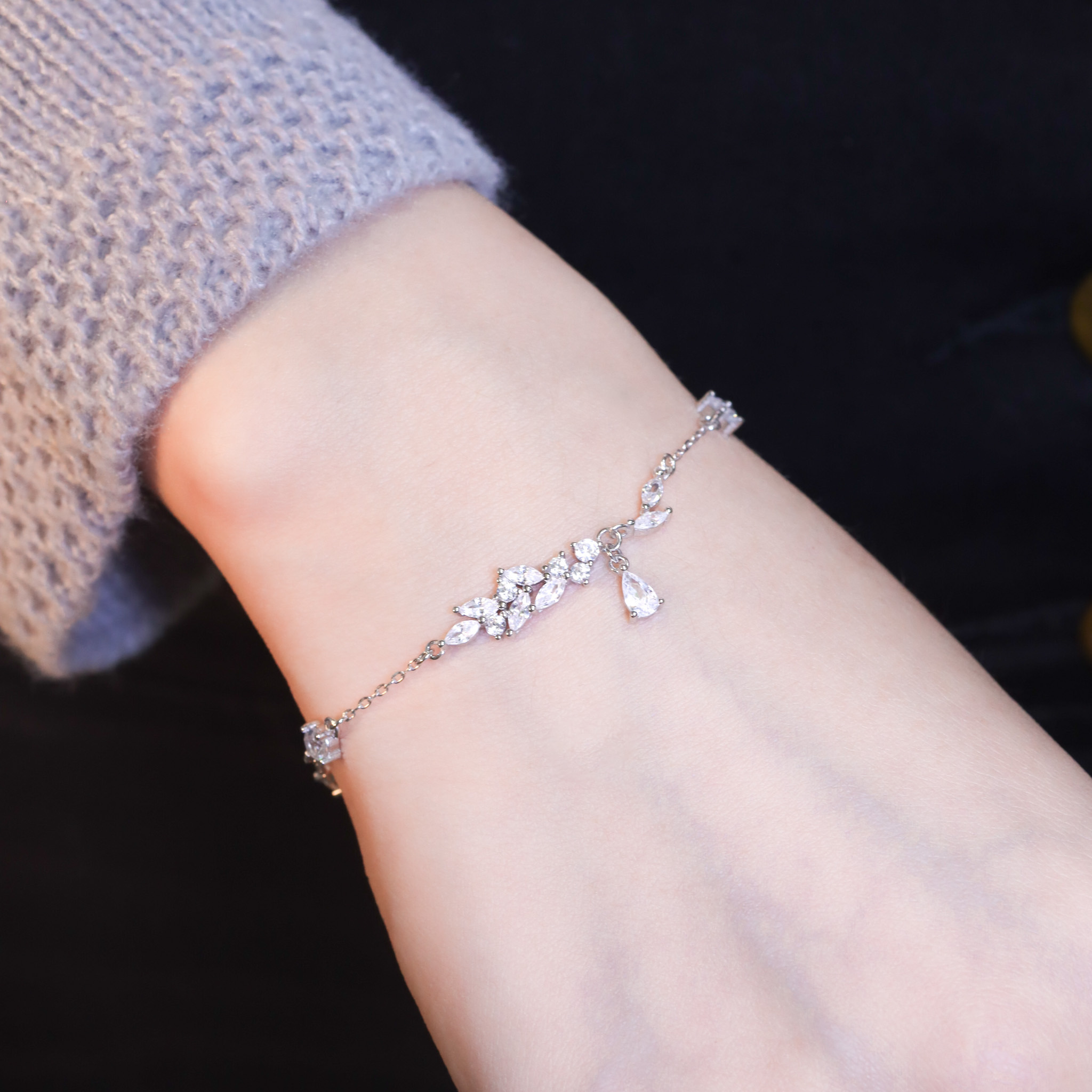 | 925純銀・白金 | 花瓣漫漫手鏈 | BR1167 |