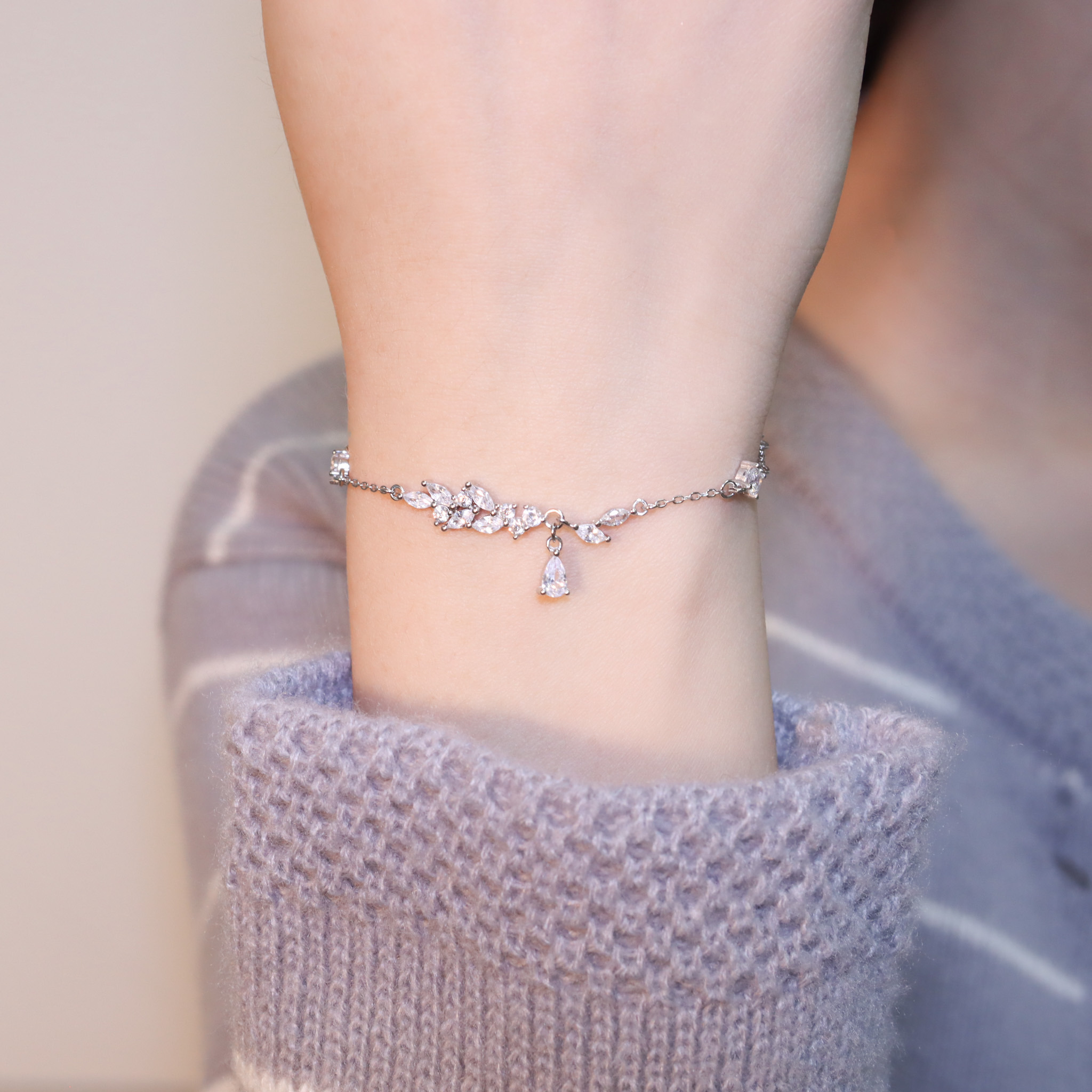 | 925純銀・白金 | 花瓣漫漫手鏈 | BR1167 |