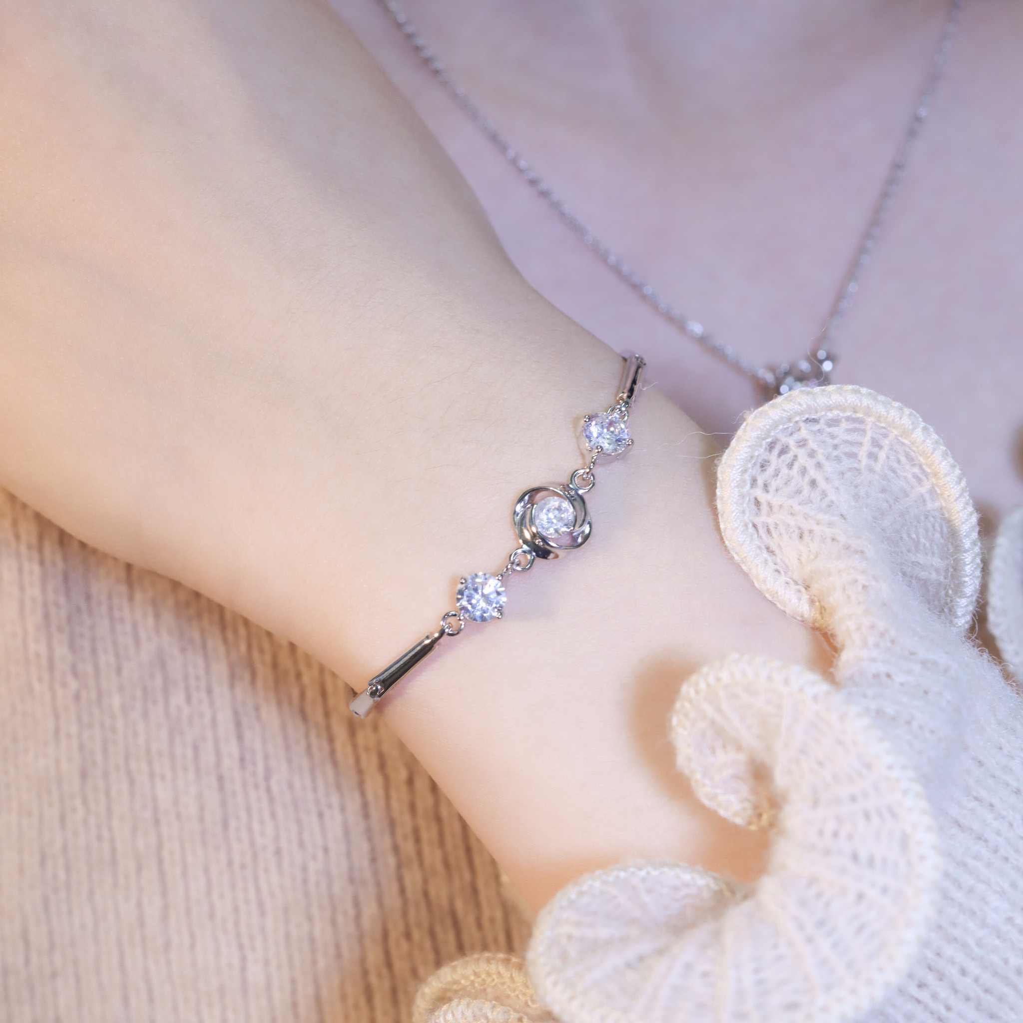 | 925純銀・厚鍍白金・厚鍍玫瑰金 | 悉心小玫瑰軟手鐲(銀/玫瑰金) | BR1202 |