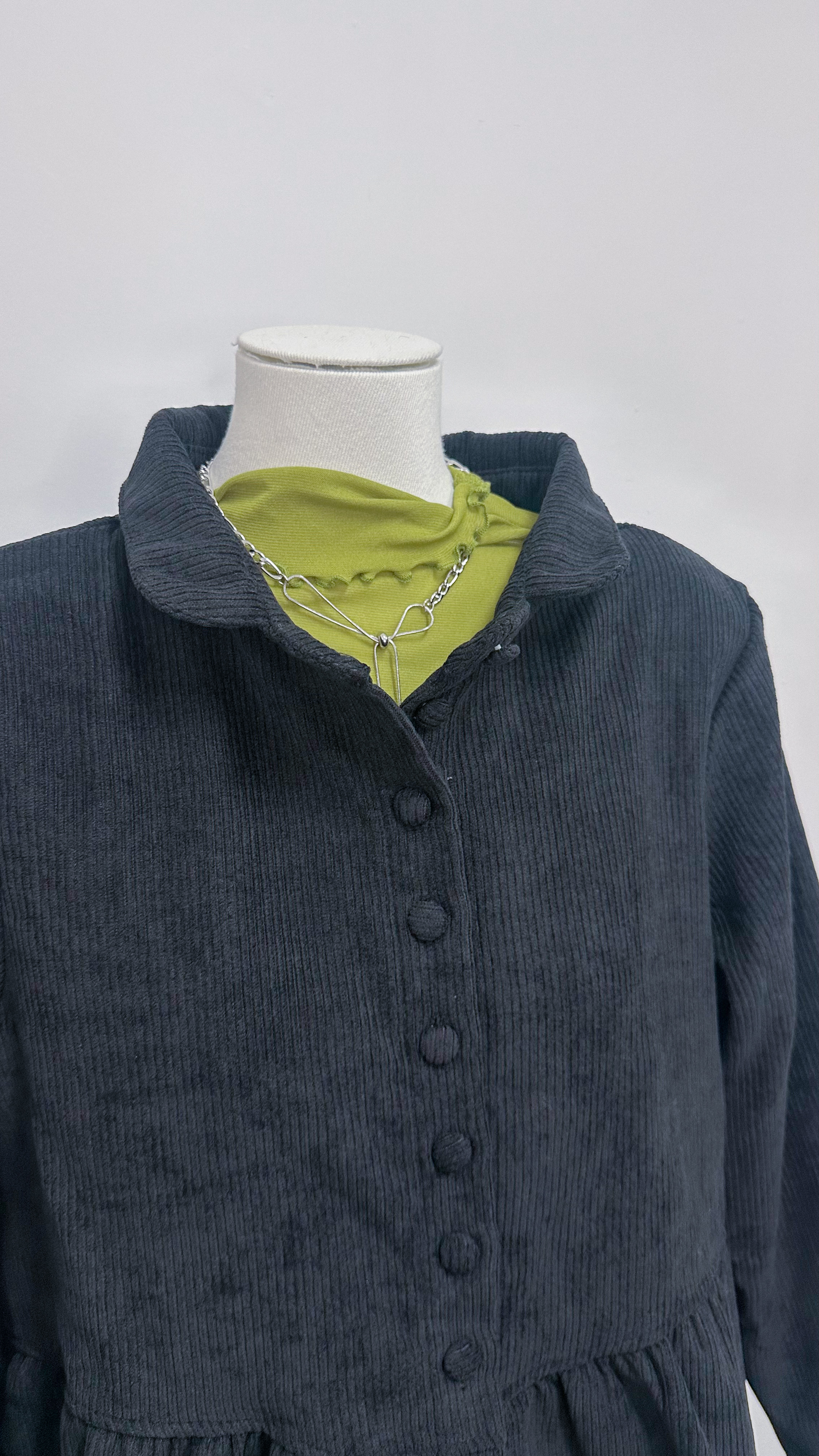 黑色燈芯絨加絨娃娃領OPS