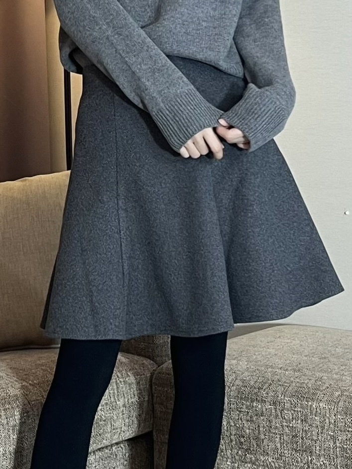 毛呢短圓裙