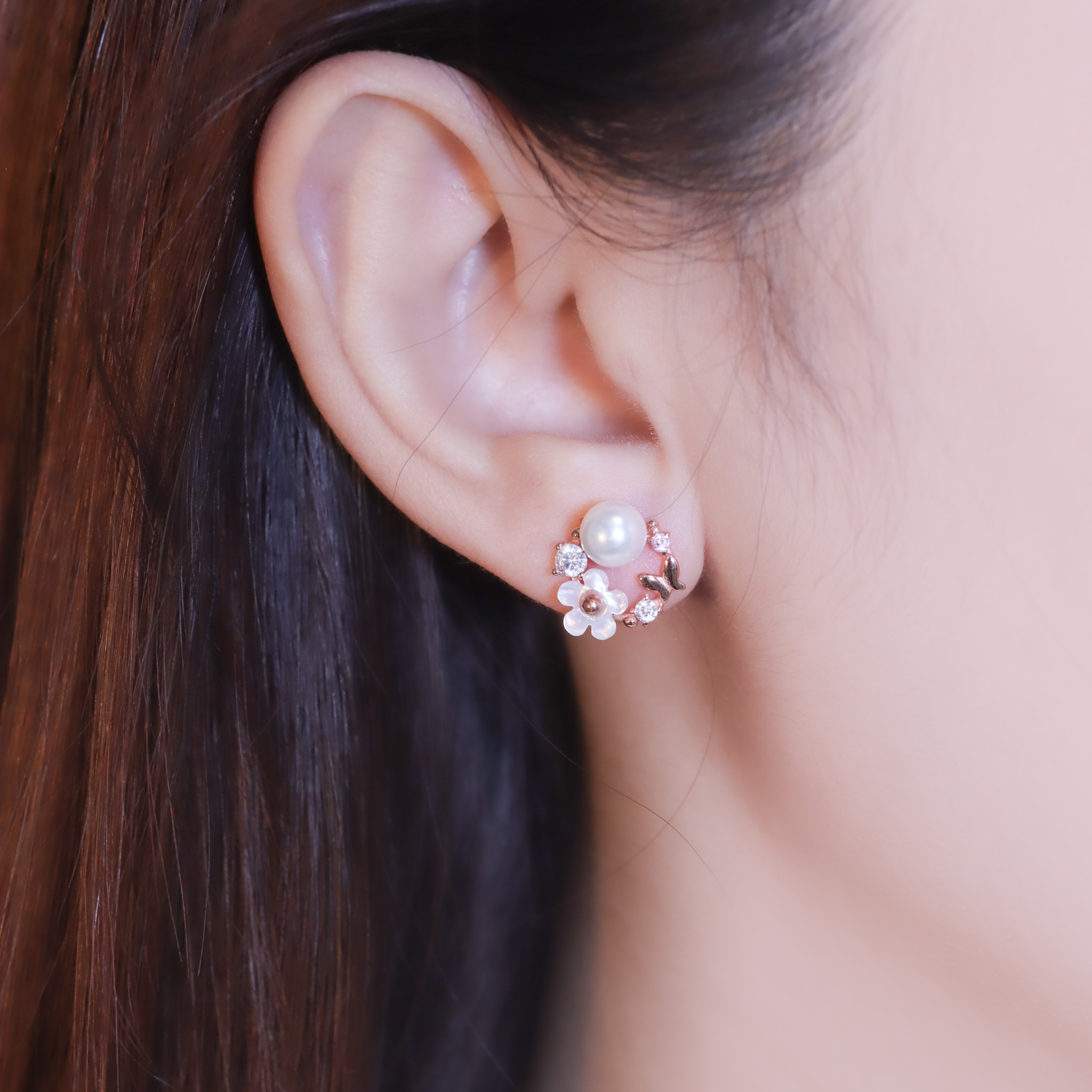 | 925純銀・厚鍍玫瑰金・珍珠 | 花簇蝶蝶意耳環 | EA0870 |