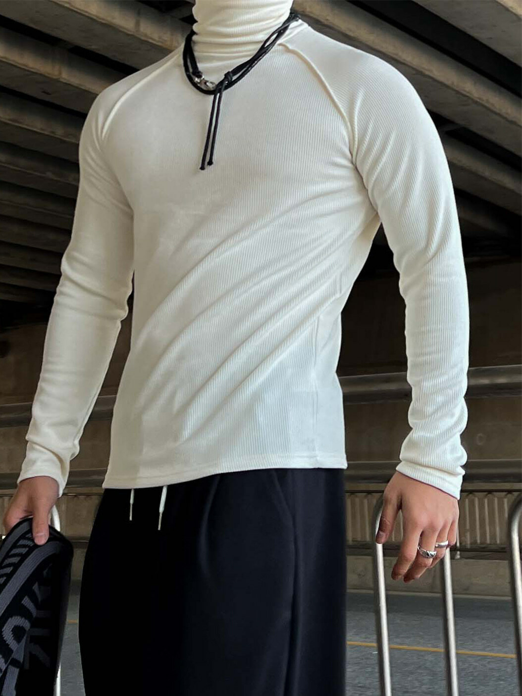 插肩高領修身長袖T恤