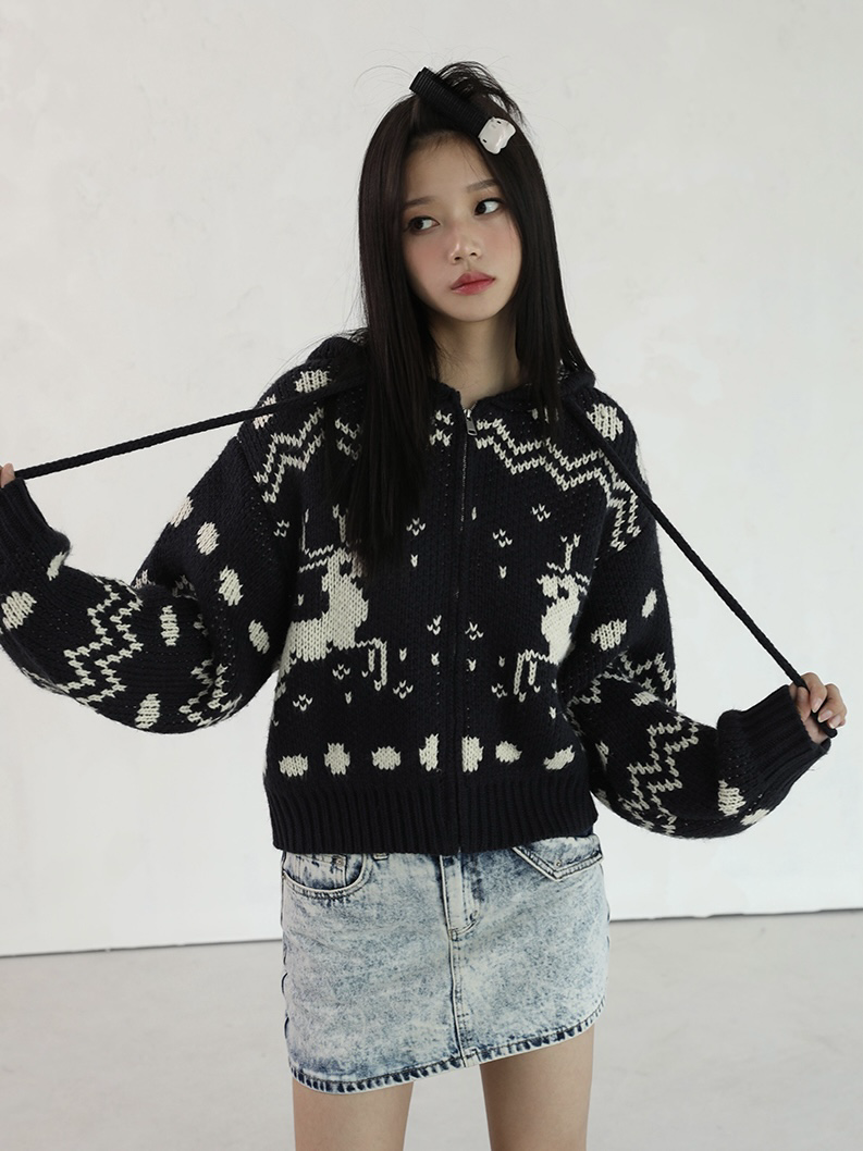 <預購> 韓國AVANDRESS 北歐風麋鹿短版厚針織連帽外套