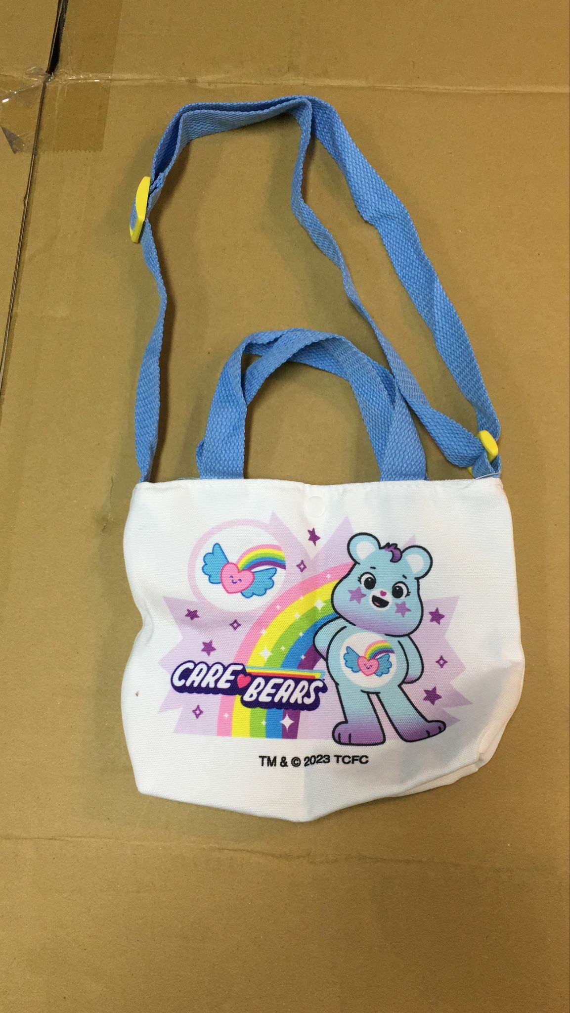 現貨CARE BEAR 2 WAY BAG(前後唔同圖案) （此為清貨價貨品不設退換）AT12 923