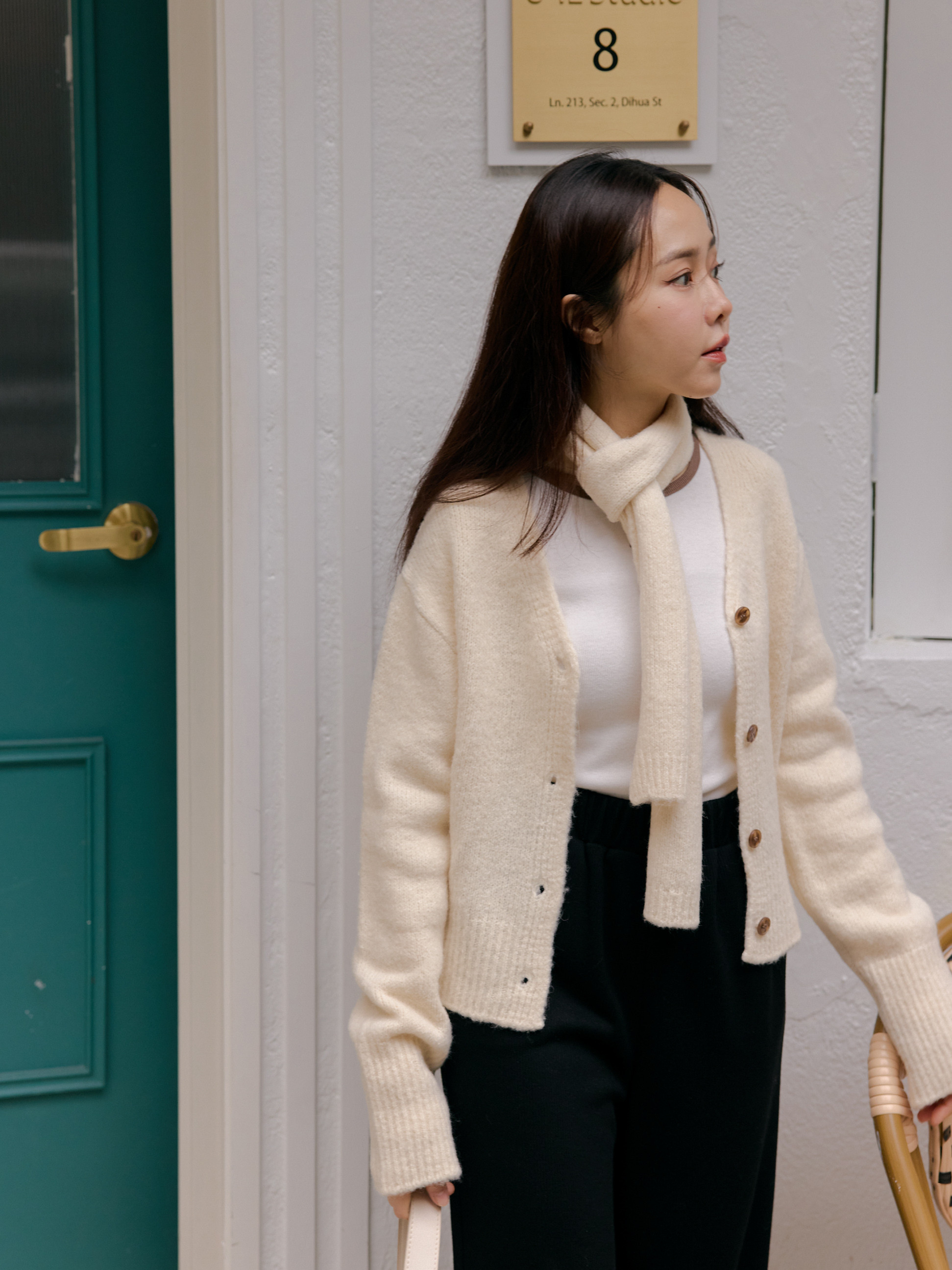 暖呼呼坑紋邊排釦外套(附圍巾)