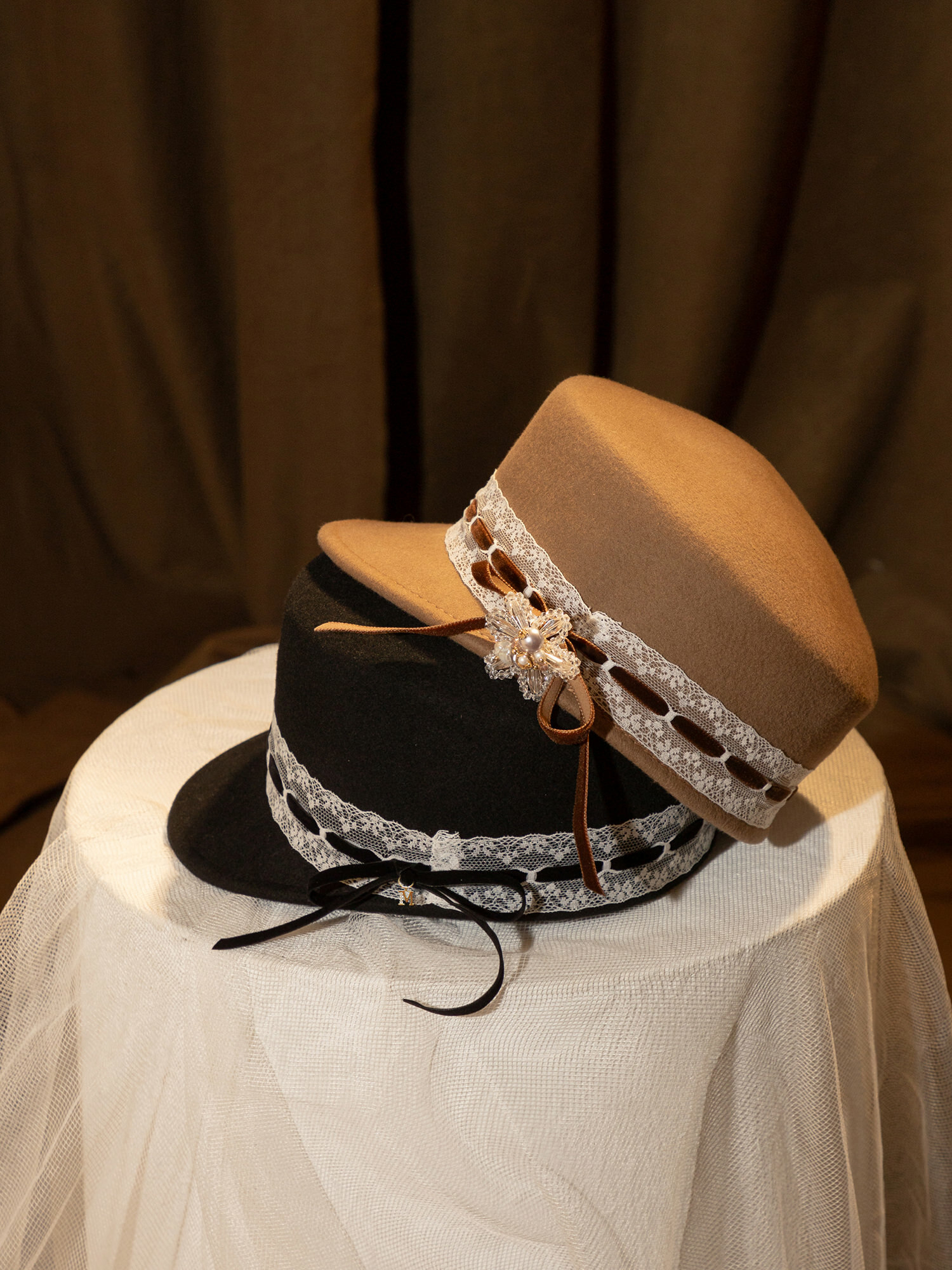 日落小鎮。MUCHAT手作蝶結蕾絲毛呢騎士帽(素帽黑不含別針)