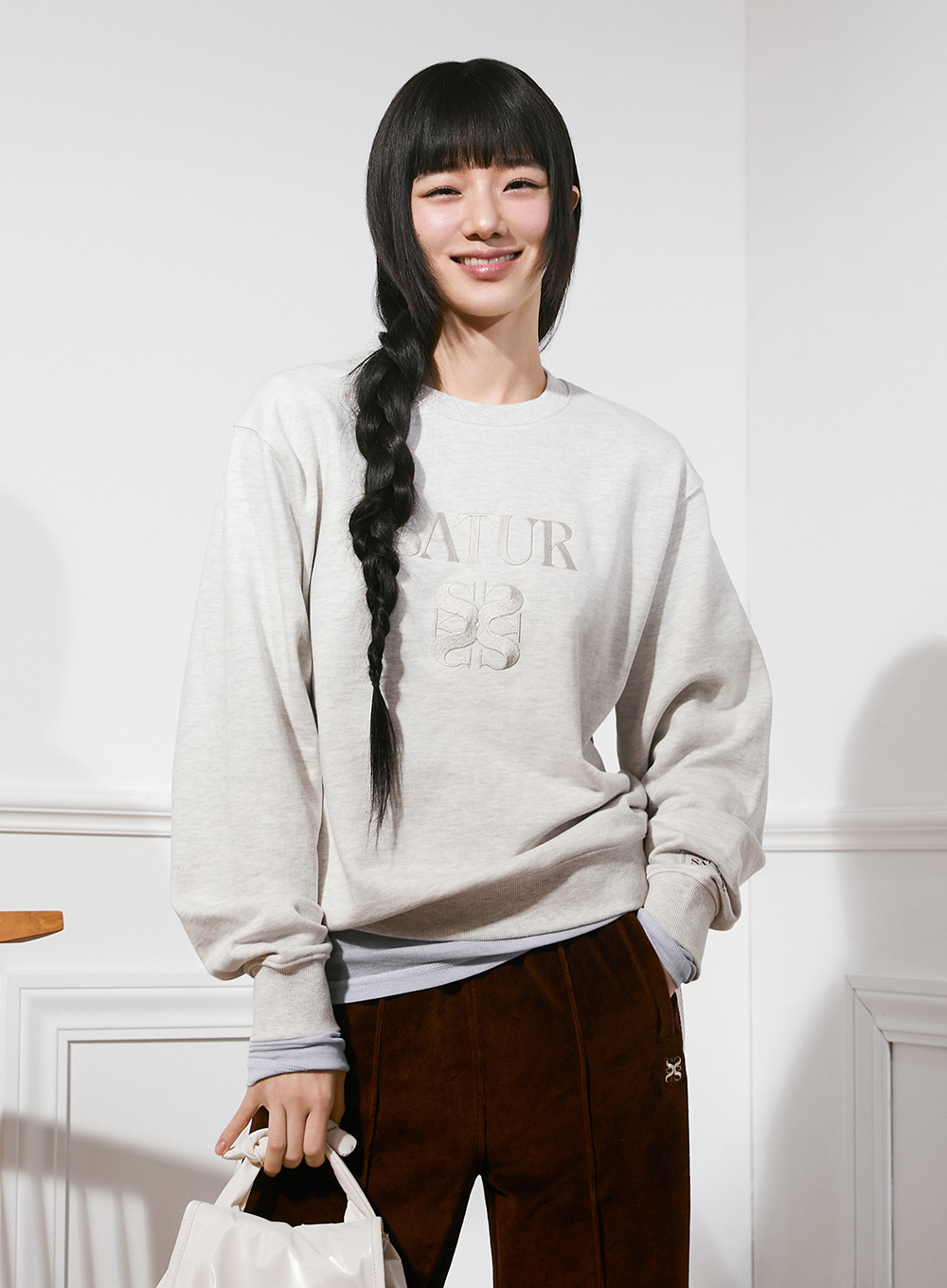 SATUR (W) CLASSIC LOGO SWEATSHIRT