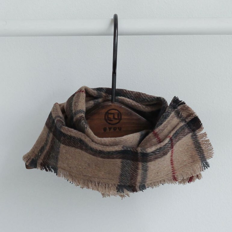 EYOU 經典格紋羊毛圍巾 駝色