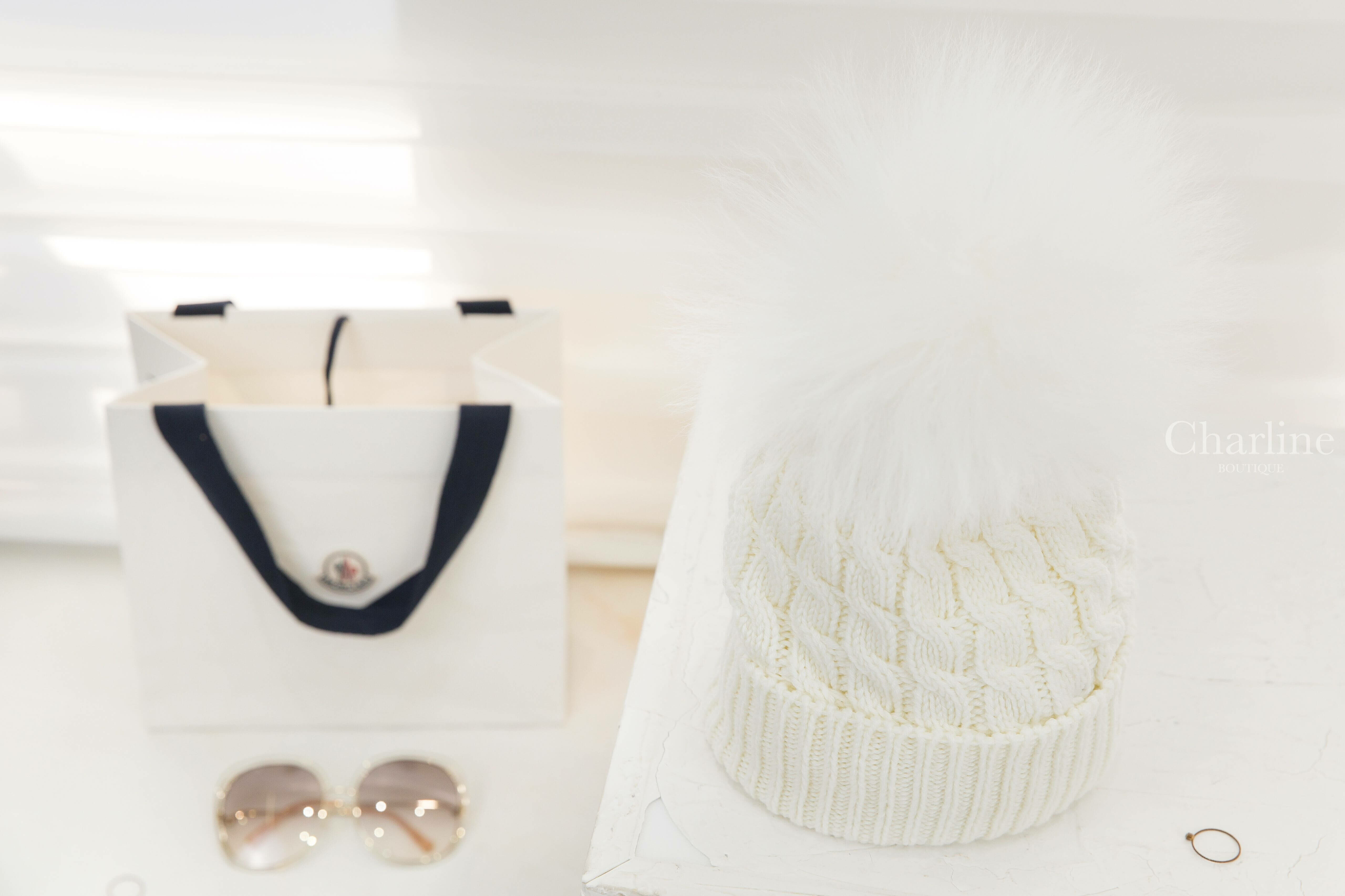 Moncler Wool Beanie With Pom Pom 白色刺繡Logo羊絨球麻花針織毛帽-Charline Boutique 精品代購