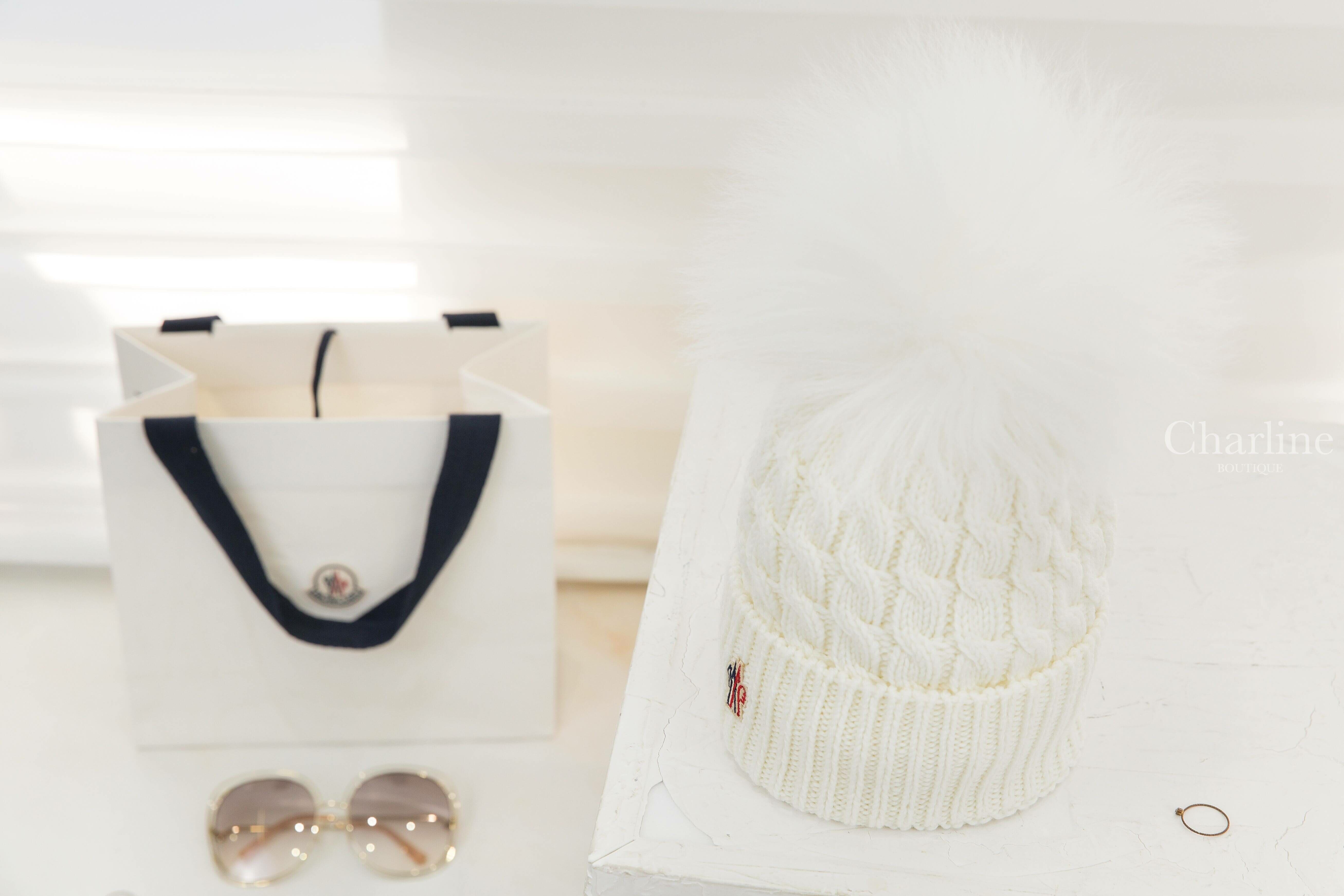 Moncler Wool Beanie With Pom Pom 白色刺繡Logo羊絨球麻花針織毛帽-Charline Boutique 精品代購