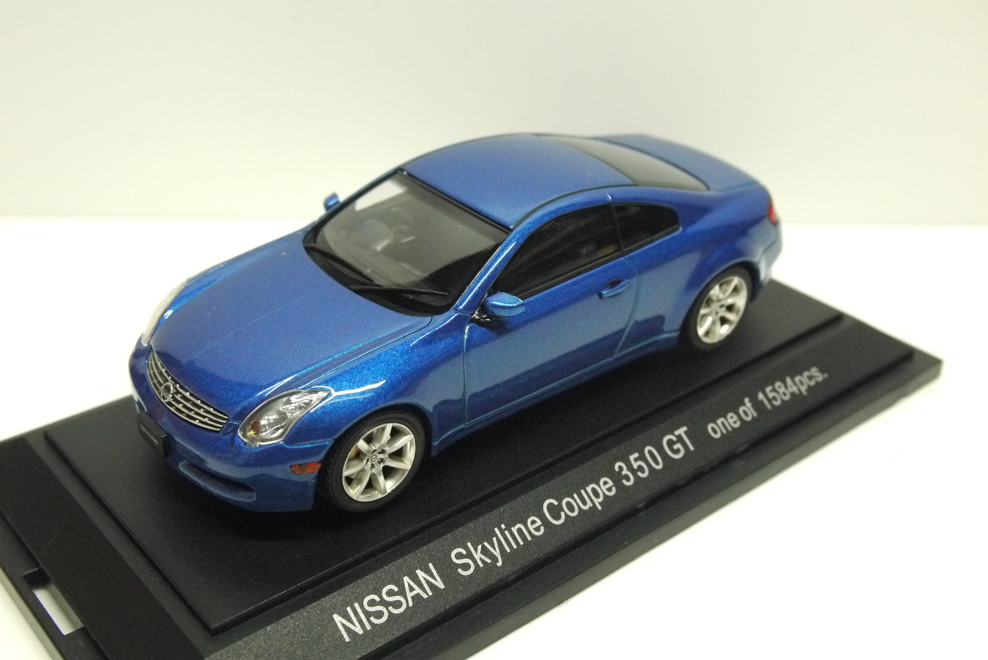EBBRO 1/43 NISSAN SKYLINE COUPE 350 GT BLUE METALLIC