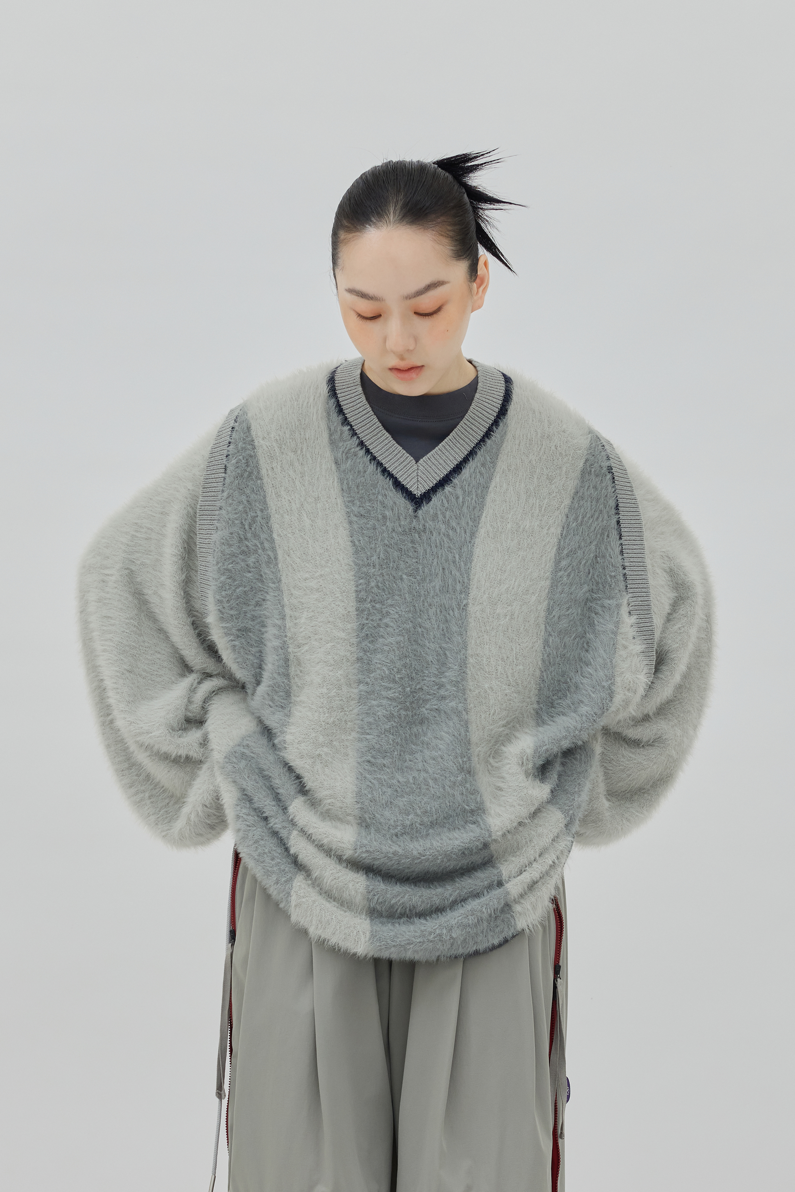 Striped Fuzzy Sweater｜Gray