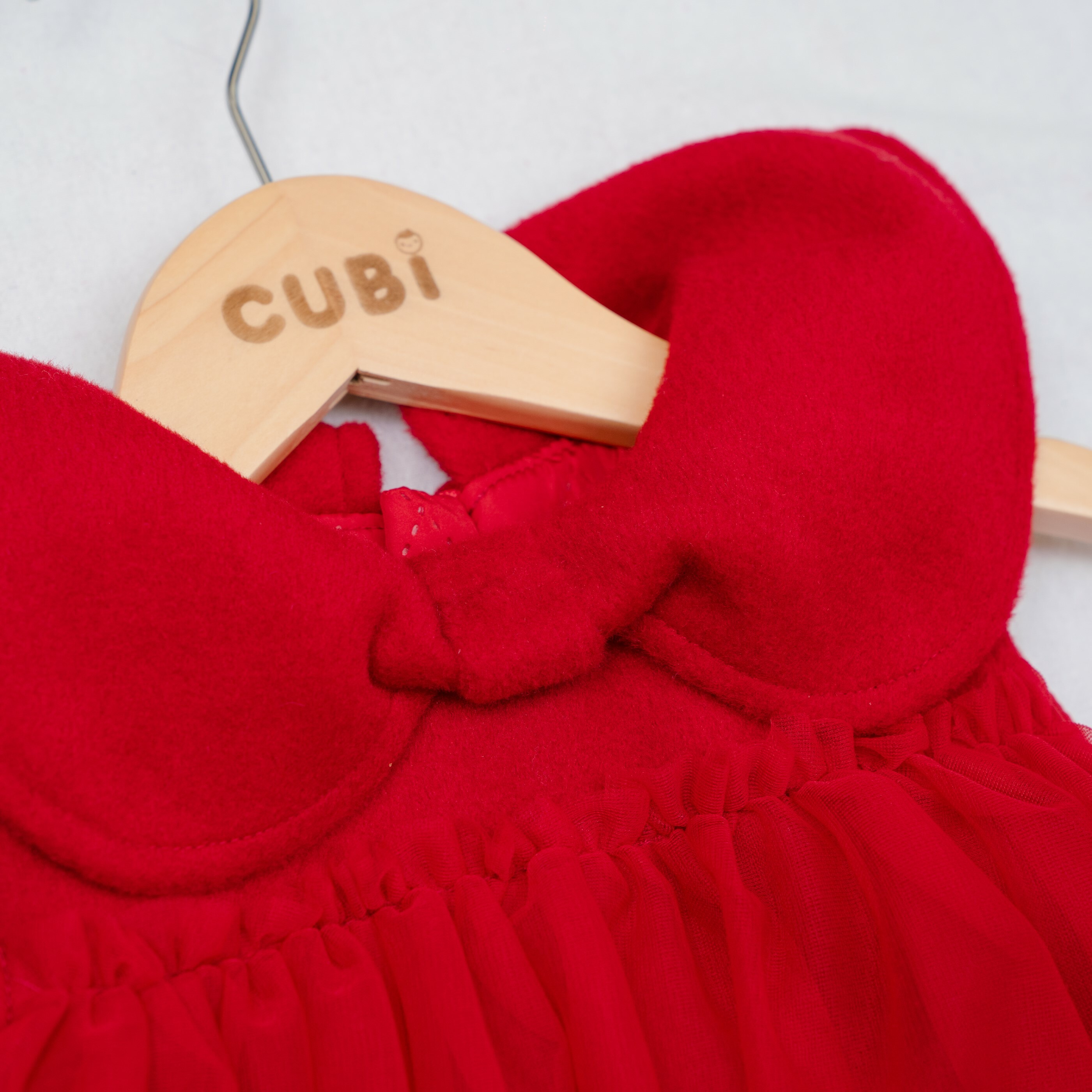 蝴蝶領柔紗洋裝-領結