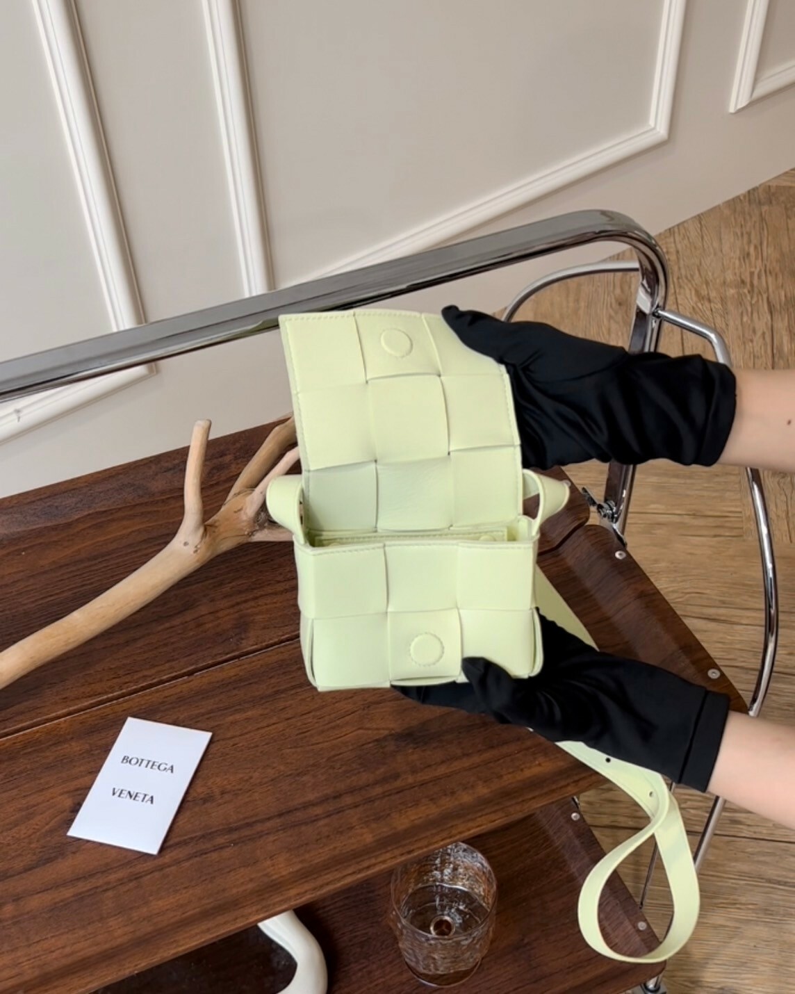 BV｜6格羊皮霧面迷你卡帶包 小雞黃