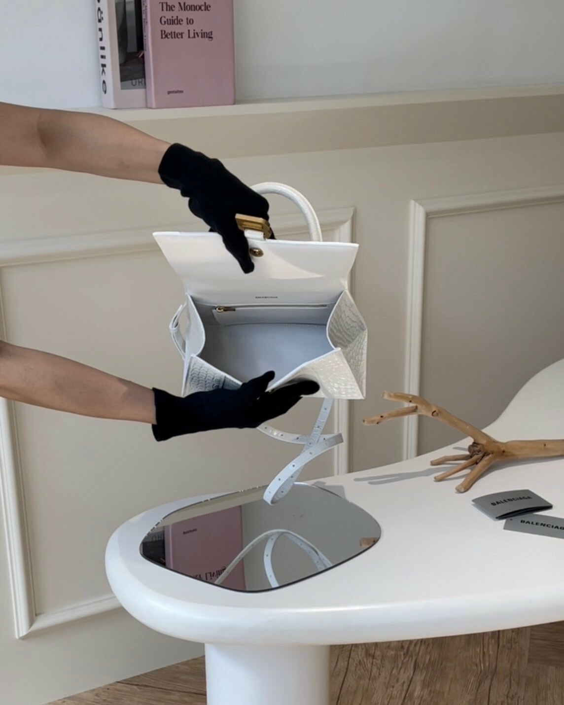 BALENCIAGA｜鱷魚紋沙漏包 S號 白金