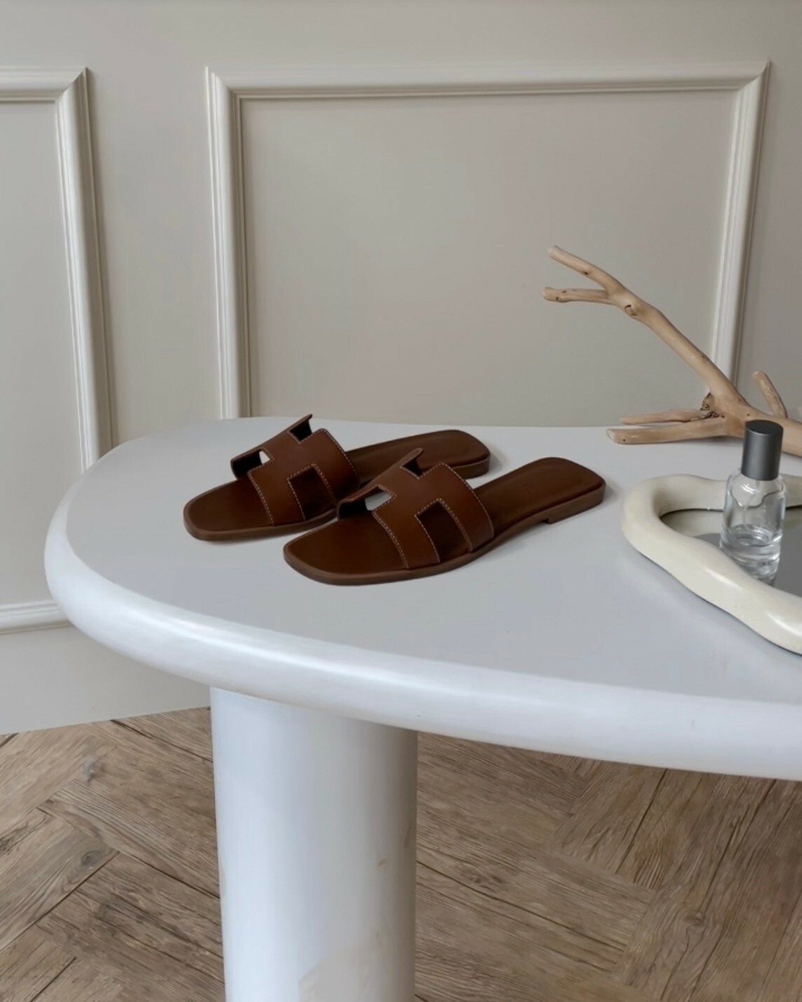 HERMES｜ORAN H 拖鞋 金棕色