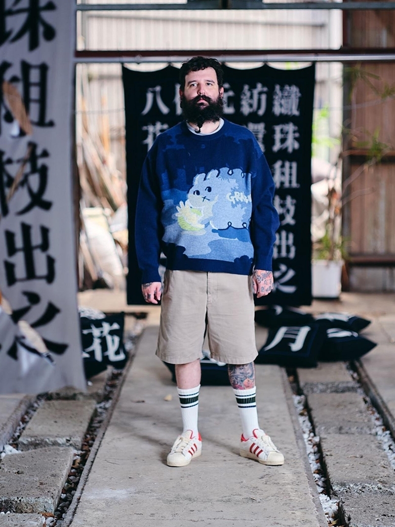 [The Pooch] Grabbit: The Magical Carrot Long Sleeves Top