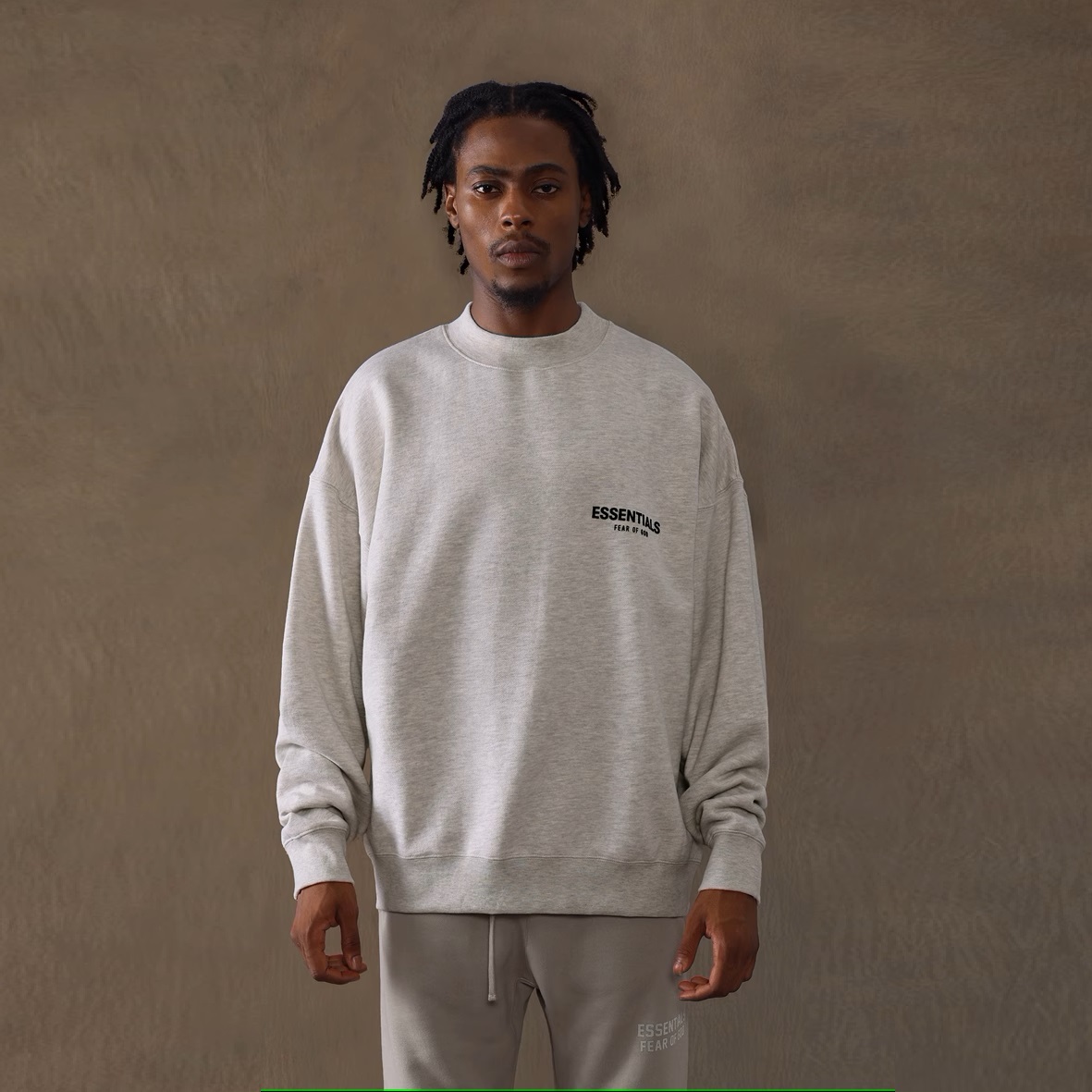 ESSENTIALS FOG FEAR OF GOD 植絨字體 內刷毛 胸口小字體 背後大字體 基本Logo 大學T 大學TEE 長袖上衣 衛衣