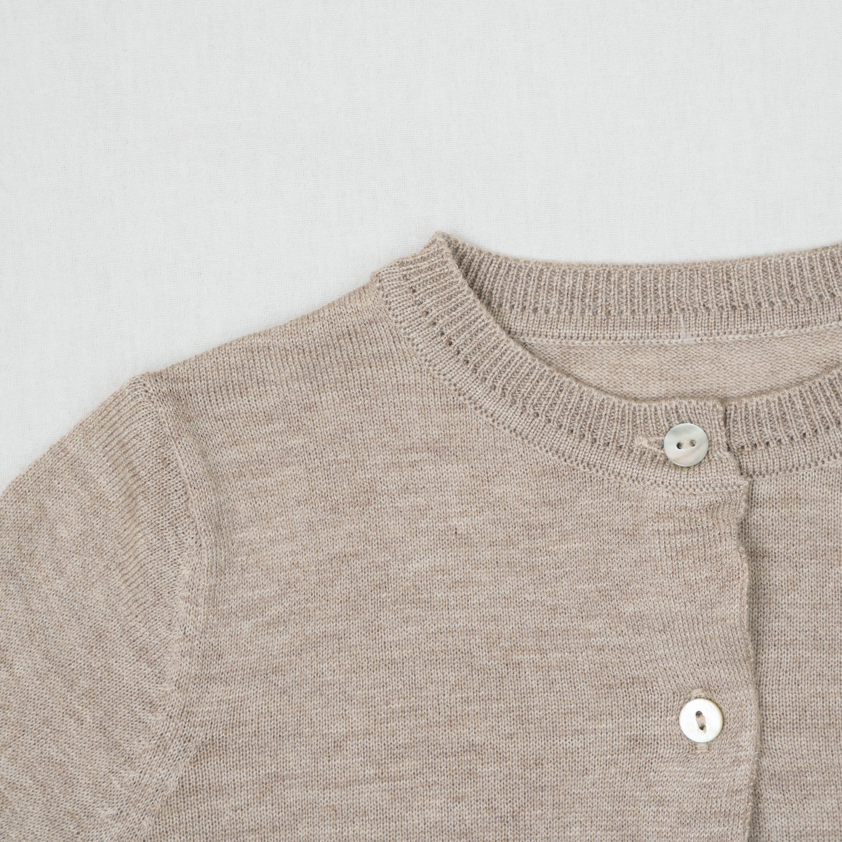 針織外搭薄上衣(駝色)-細節