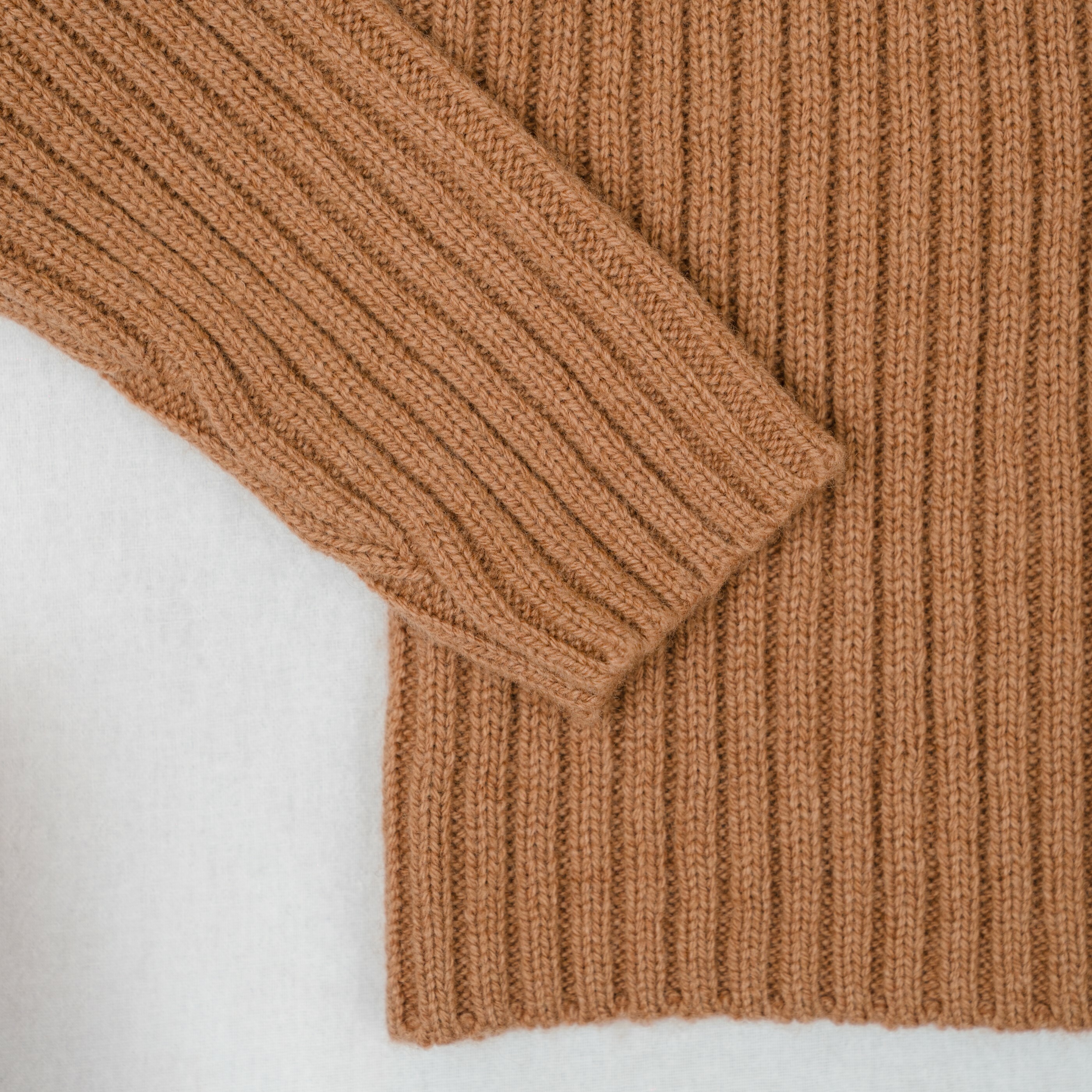 羊毛肩排釦毛衣-栗子色-袖子