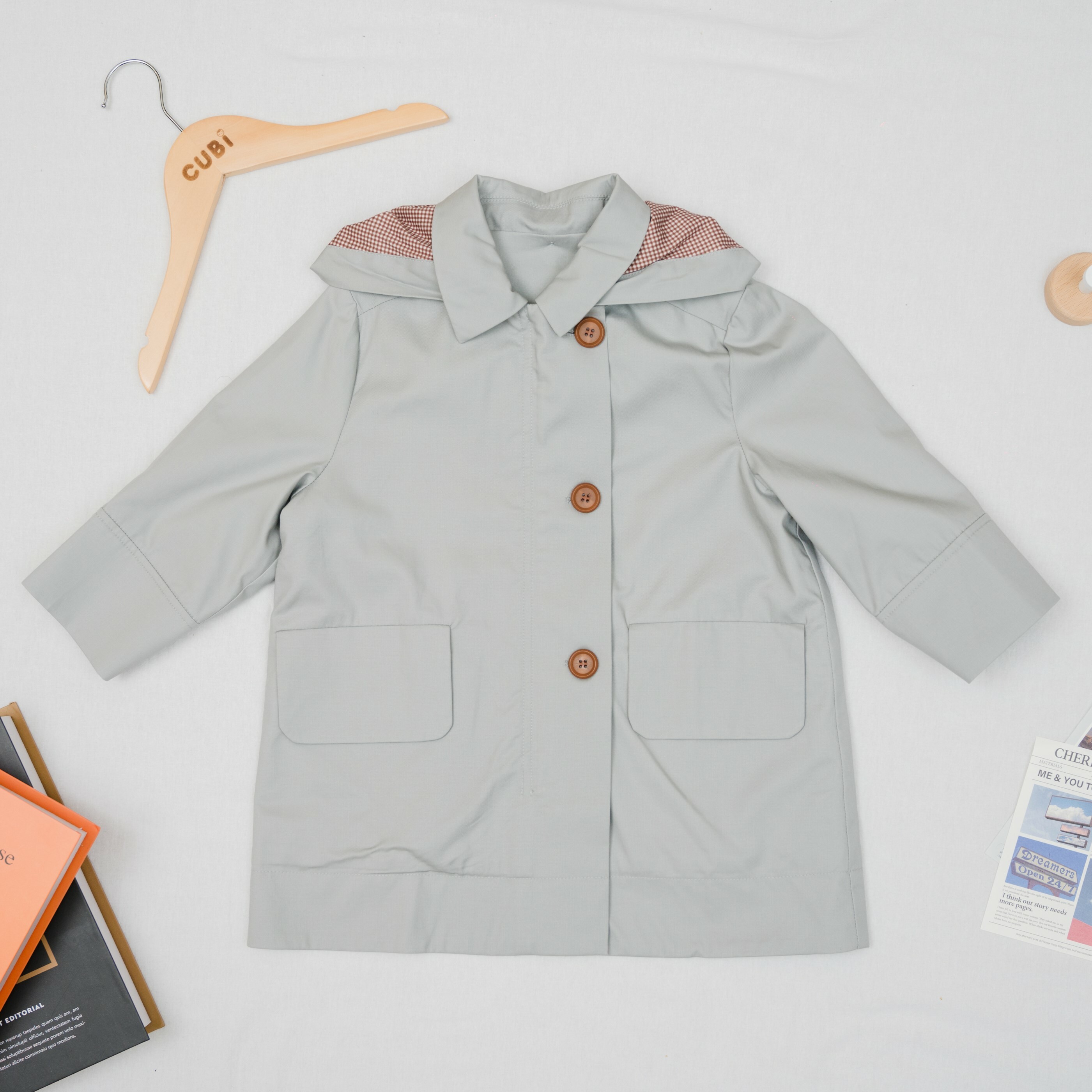 秋款可拆帽防風風衣