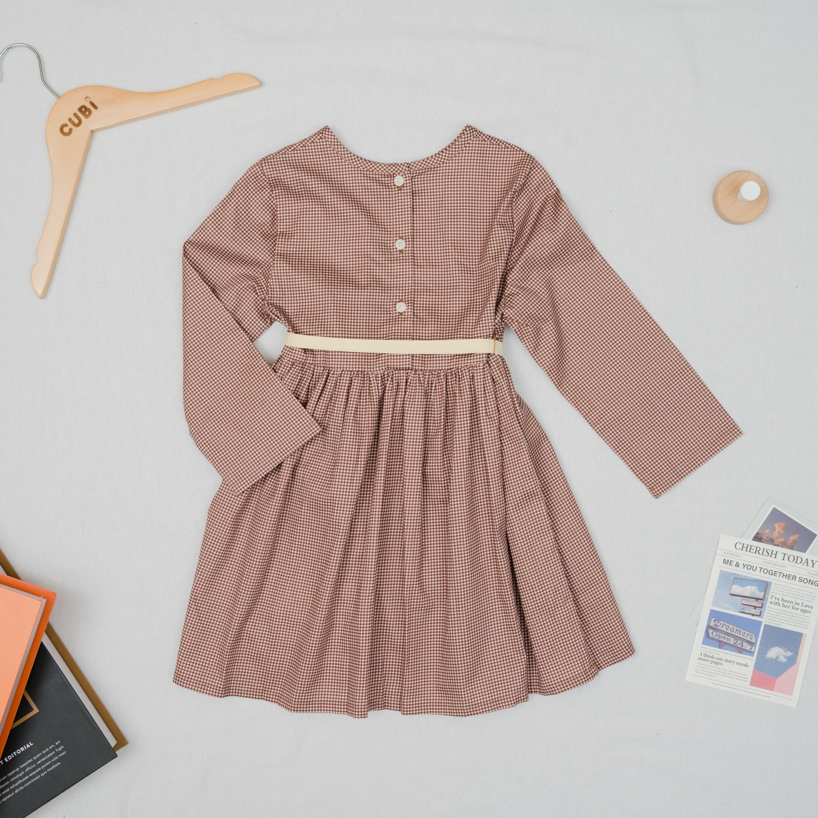 優雅小格紋綁帶連身裙-正面