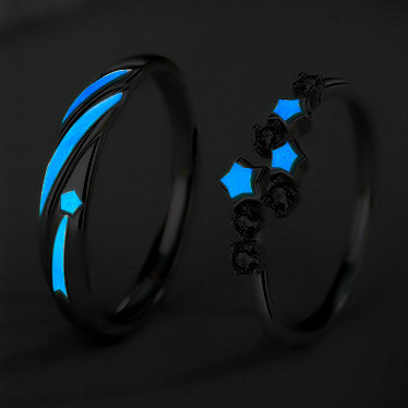 「星💫辰降臨」 情侶戒指💍 免費刻字✒️ 夜光情侶戒指✨