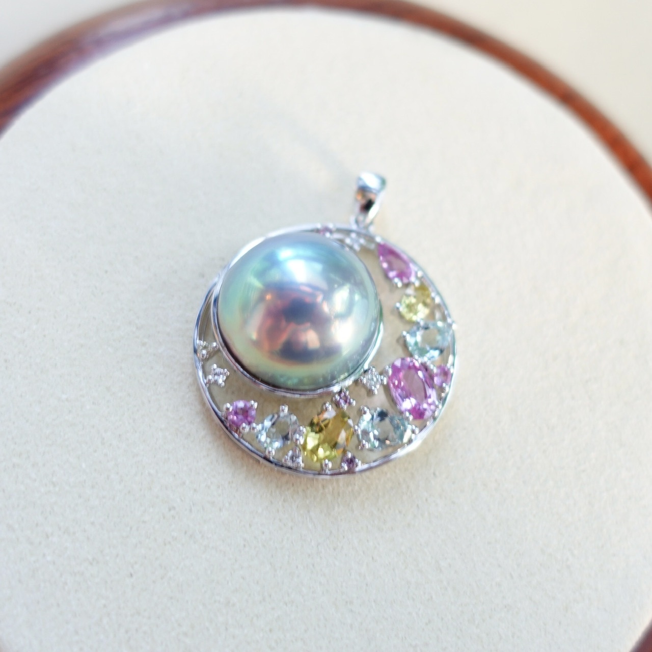 夢幻粉紫色 - 日本稀有極光炫藍馬貝珠鑽石/彩藍寶吊墜