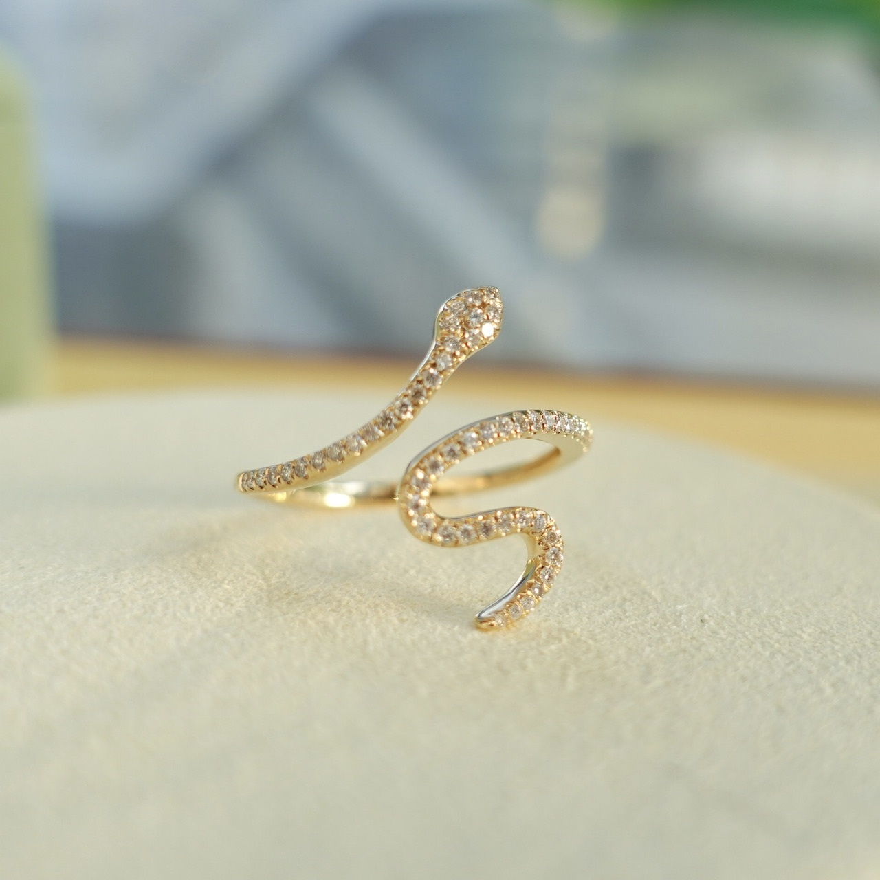18K金鑽石戒指-蛇造型