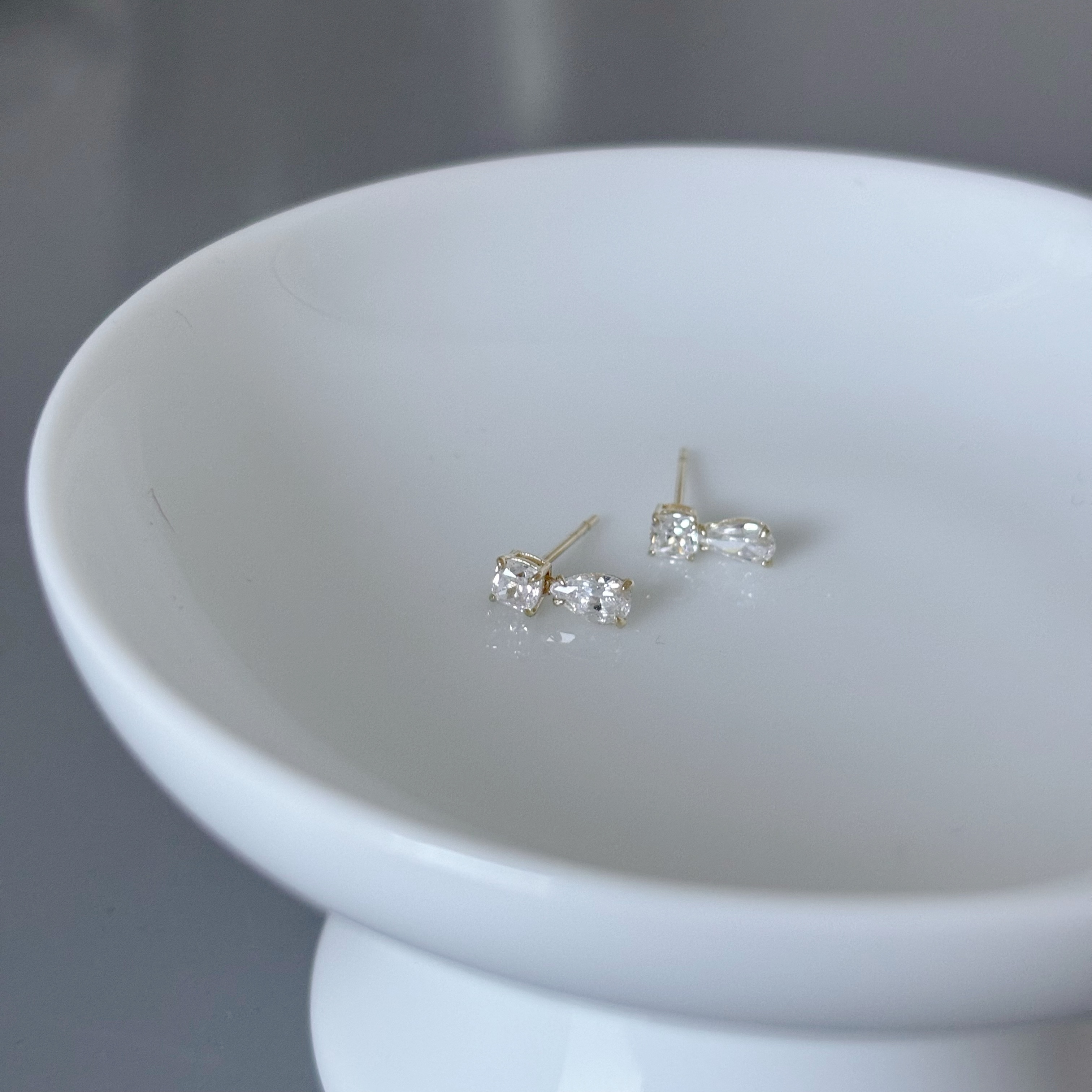 10K晃晃方形水滴鋯石耳環