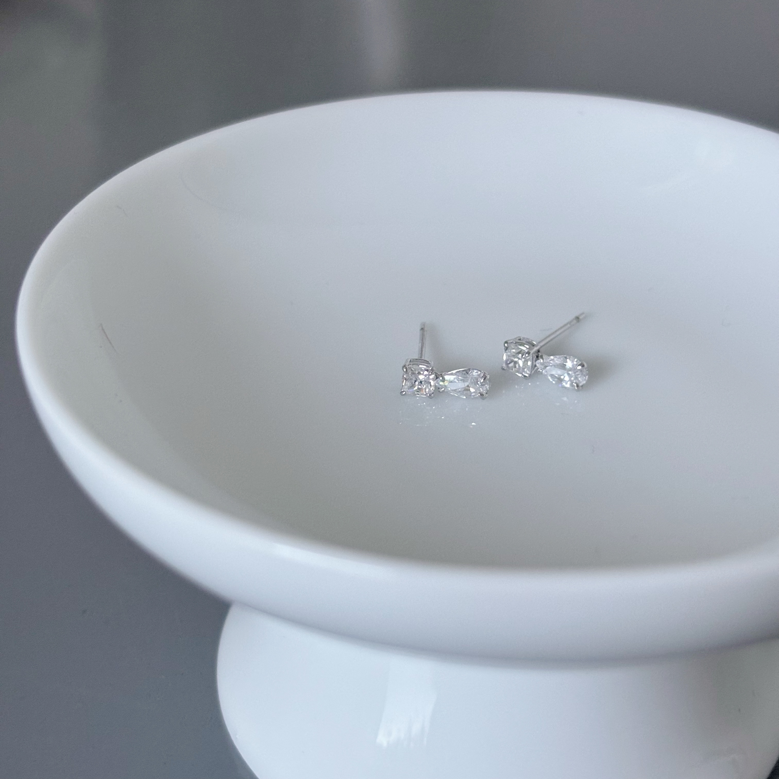 10K晃晃方形水滴鋯石耳環